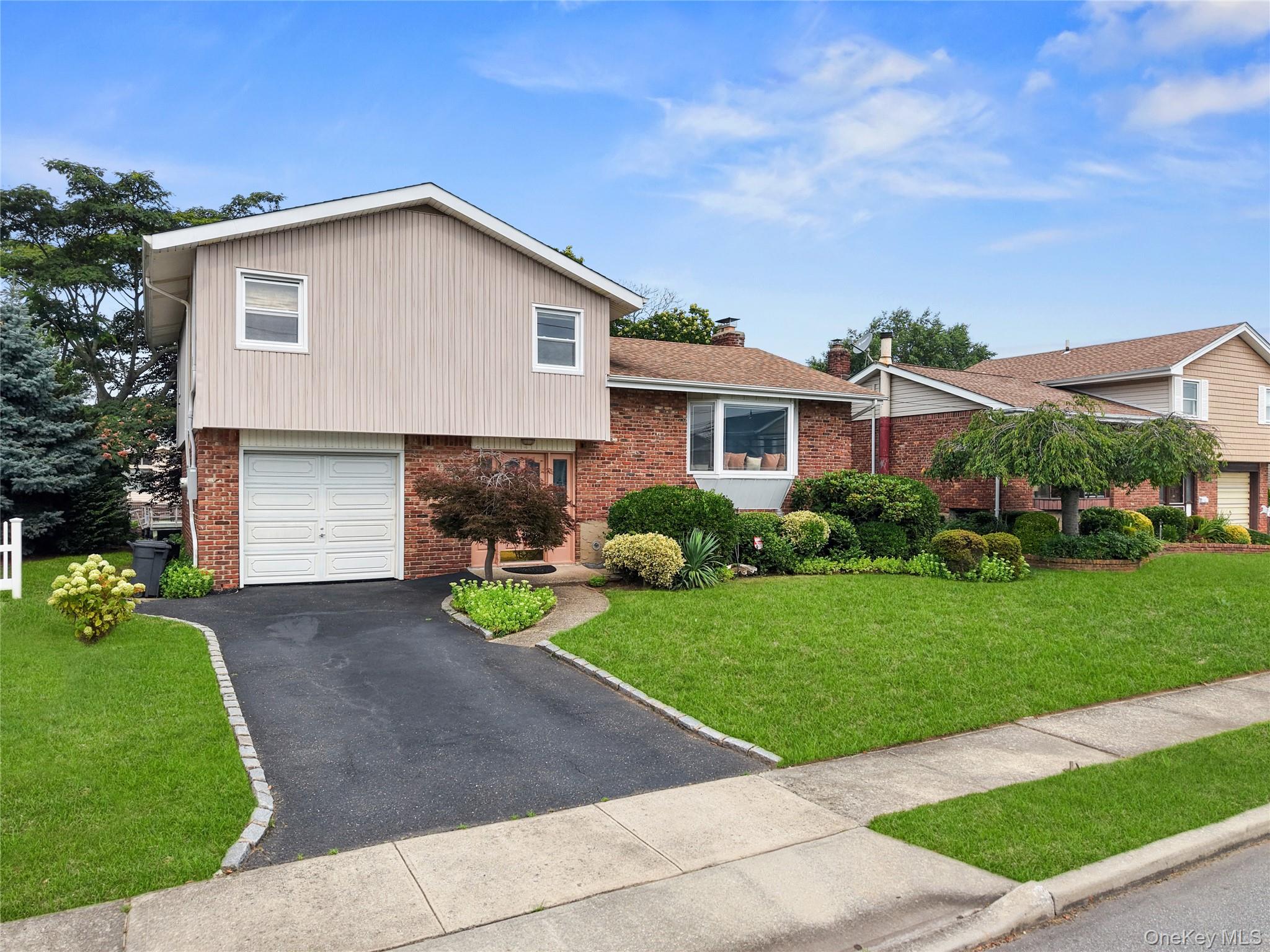 48 Oxford Road, East Rockaway, NY 11518