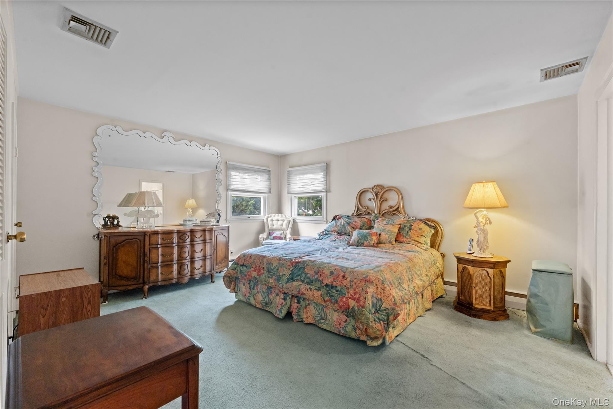 48 Oxford Road, East Rockaway, NY 11518