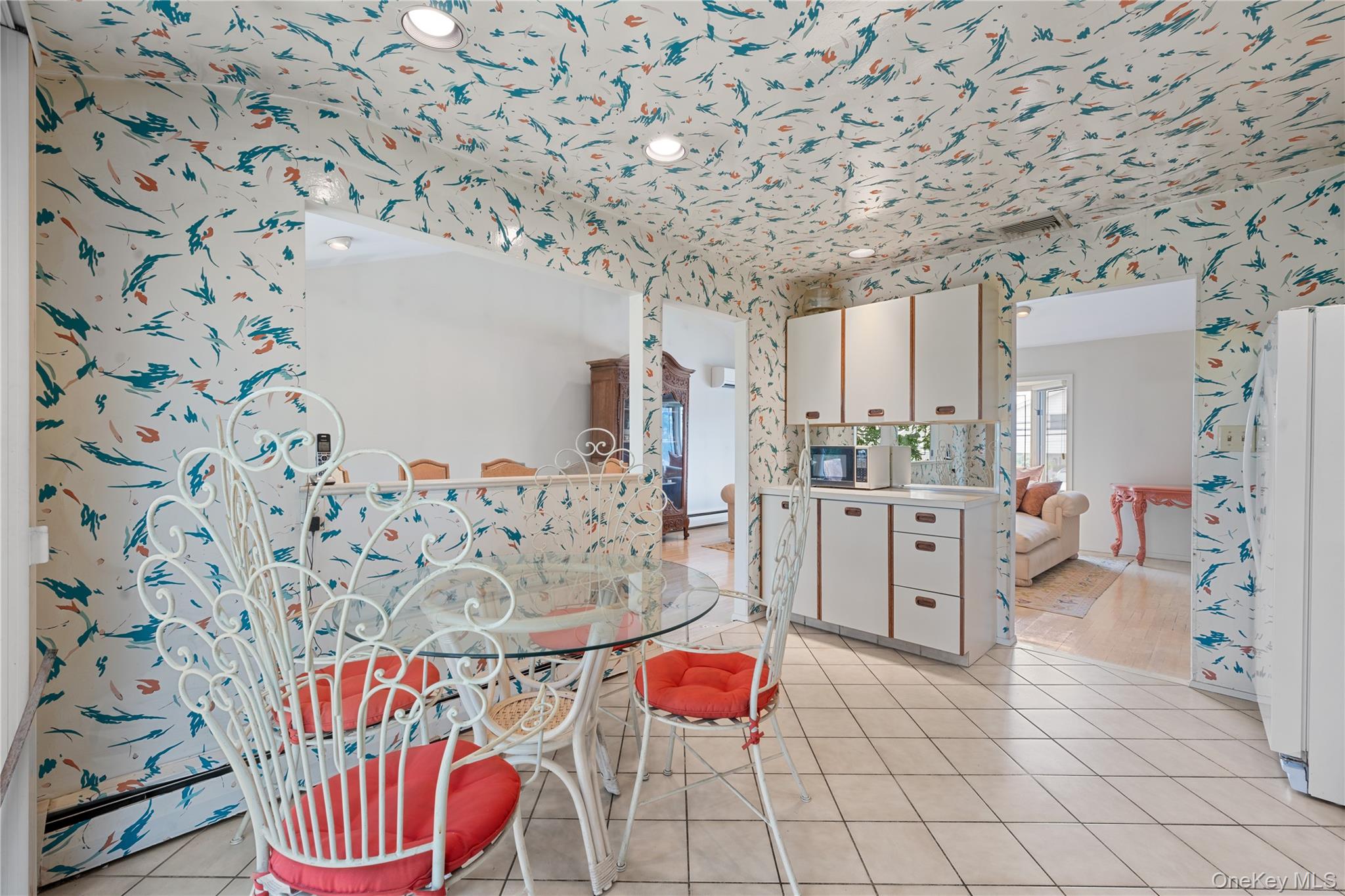 48 Oxford Road, East Rockaway, NY 11518