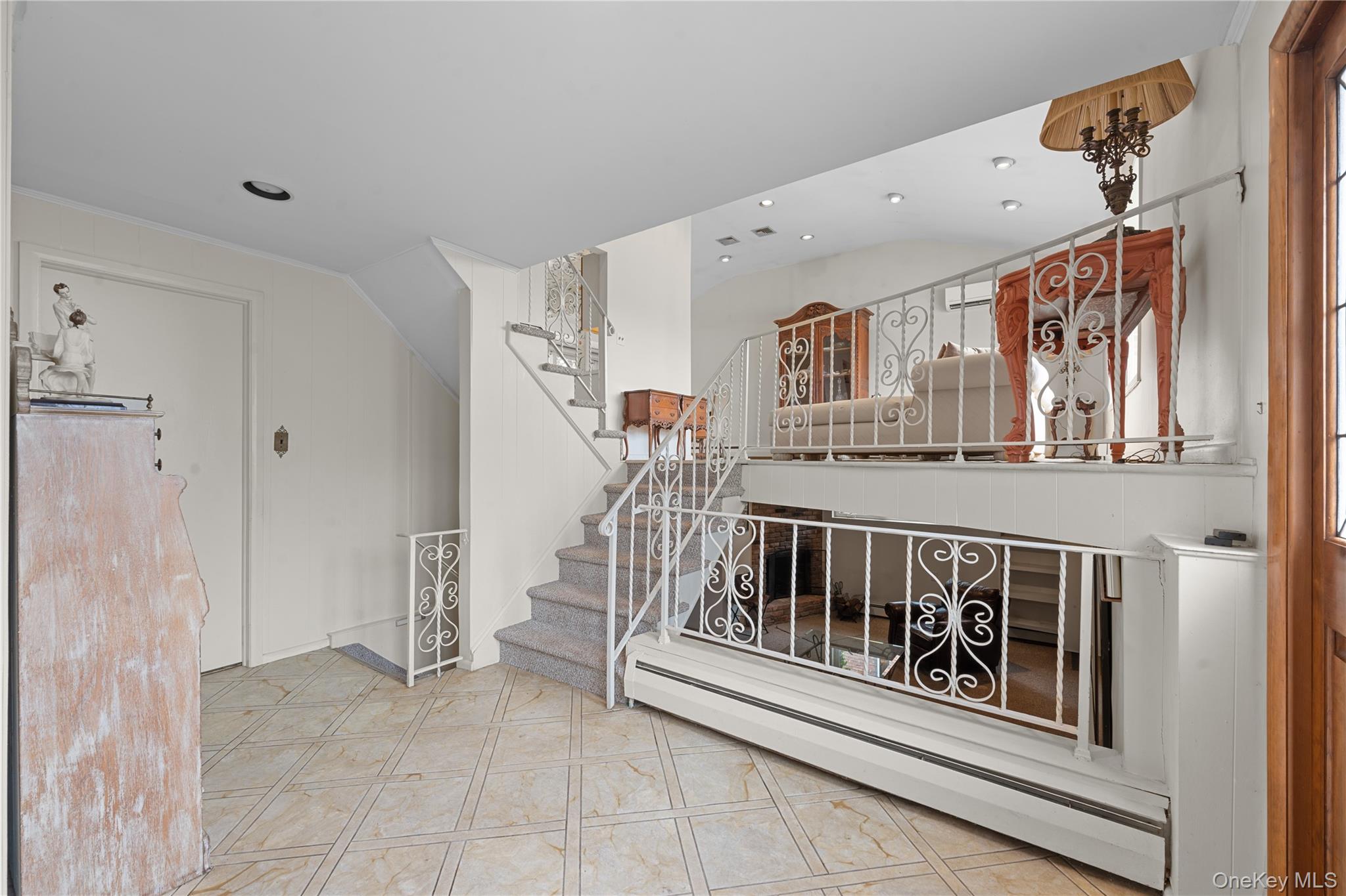 48 Oxford Road, East Rockaway, NY 11518