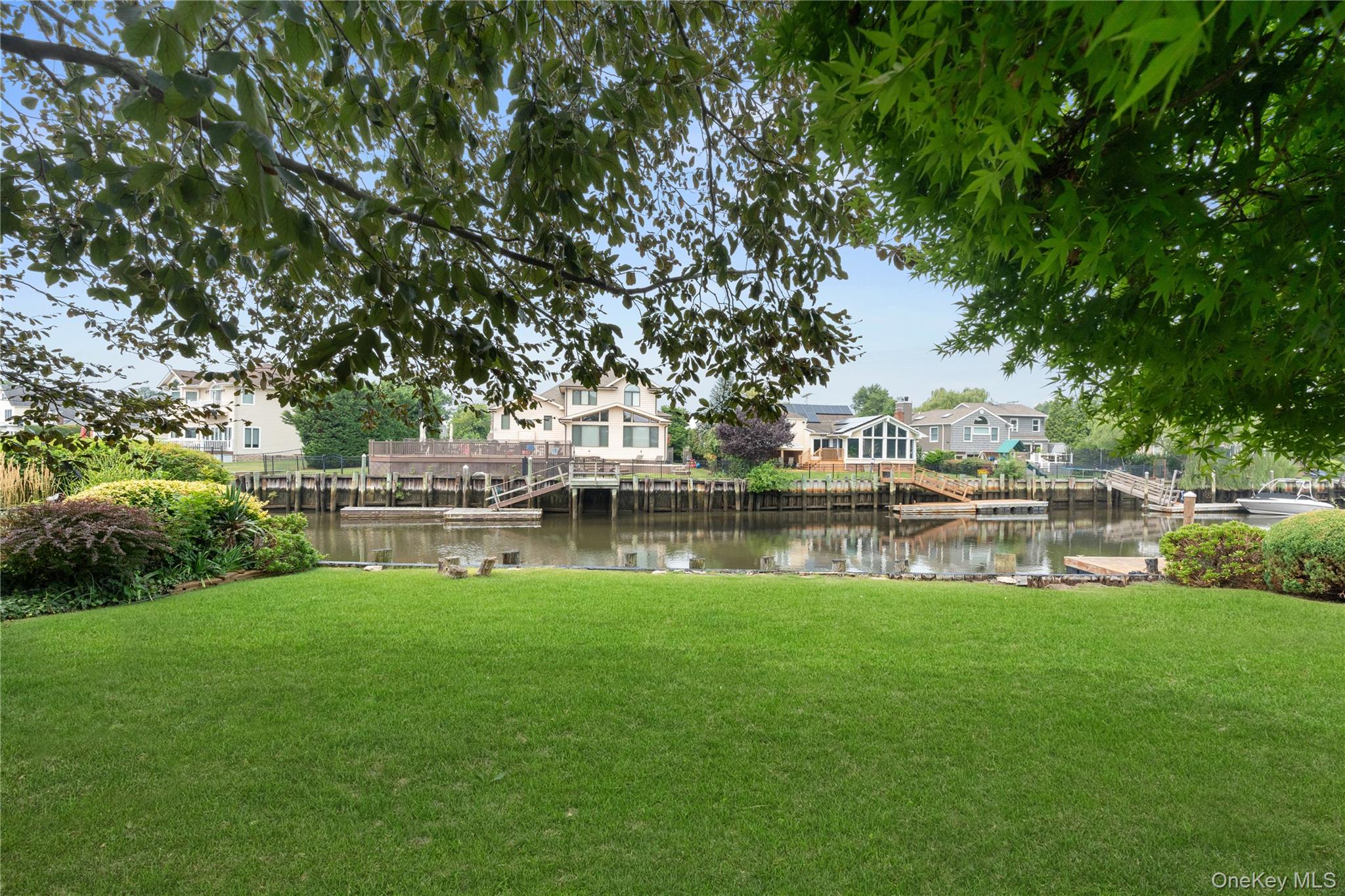 48 Oxford Road, East Rockaway, NY 11518