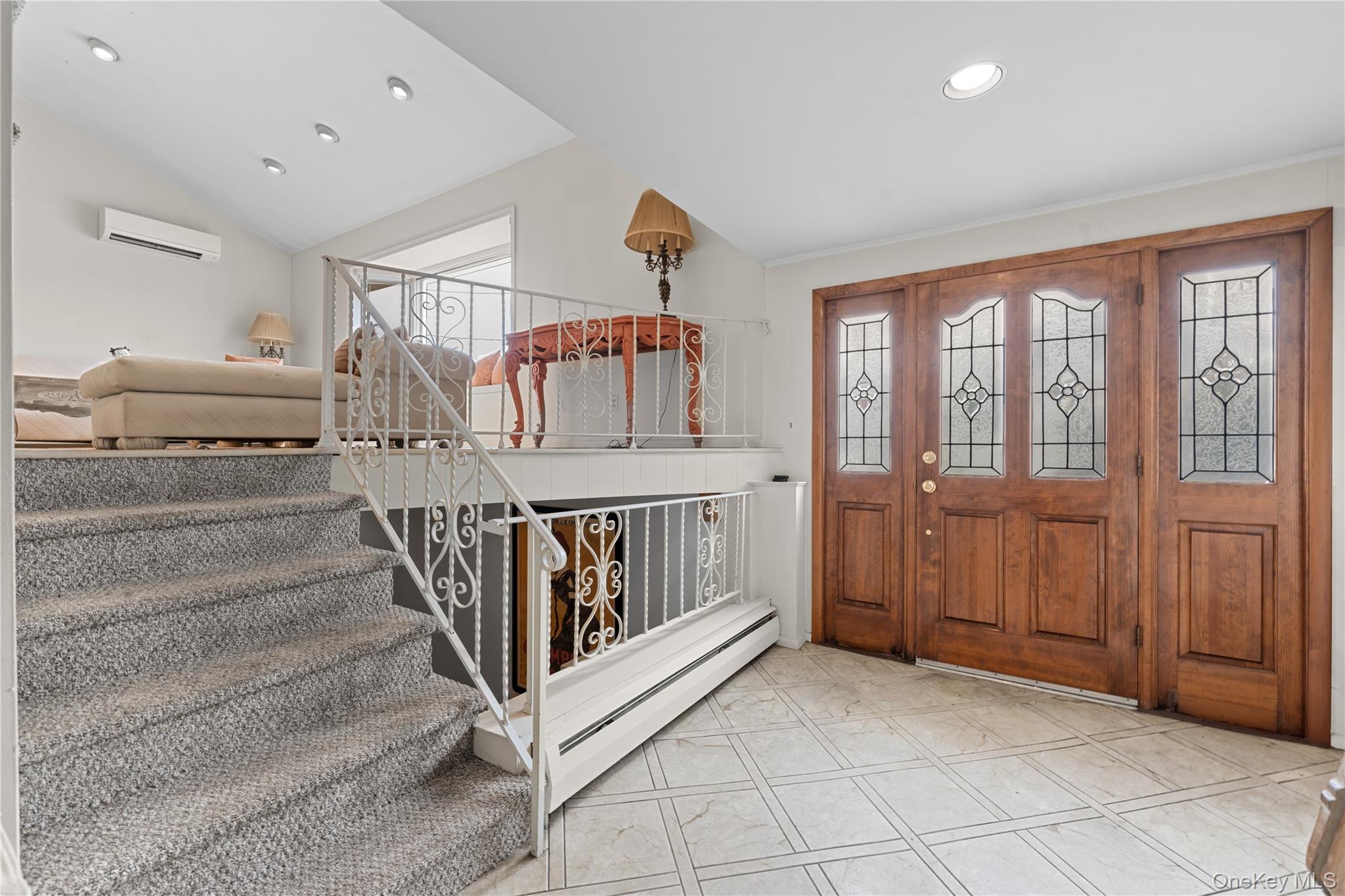 48 Oxford Road, East Rockaway, NY 11518