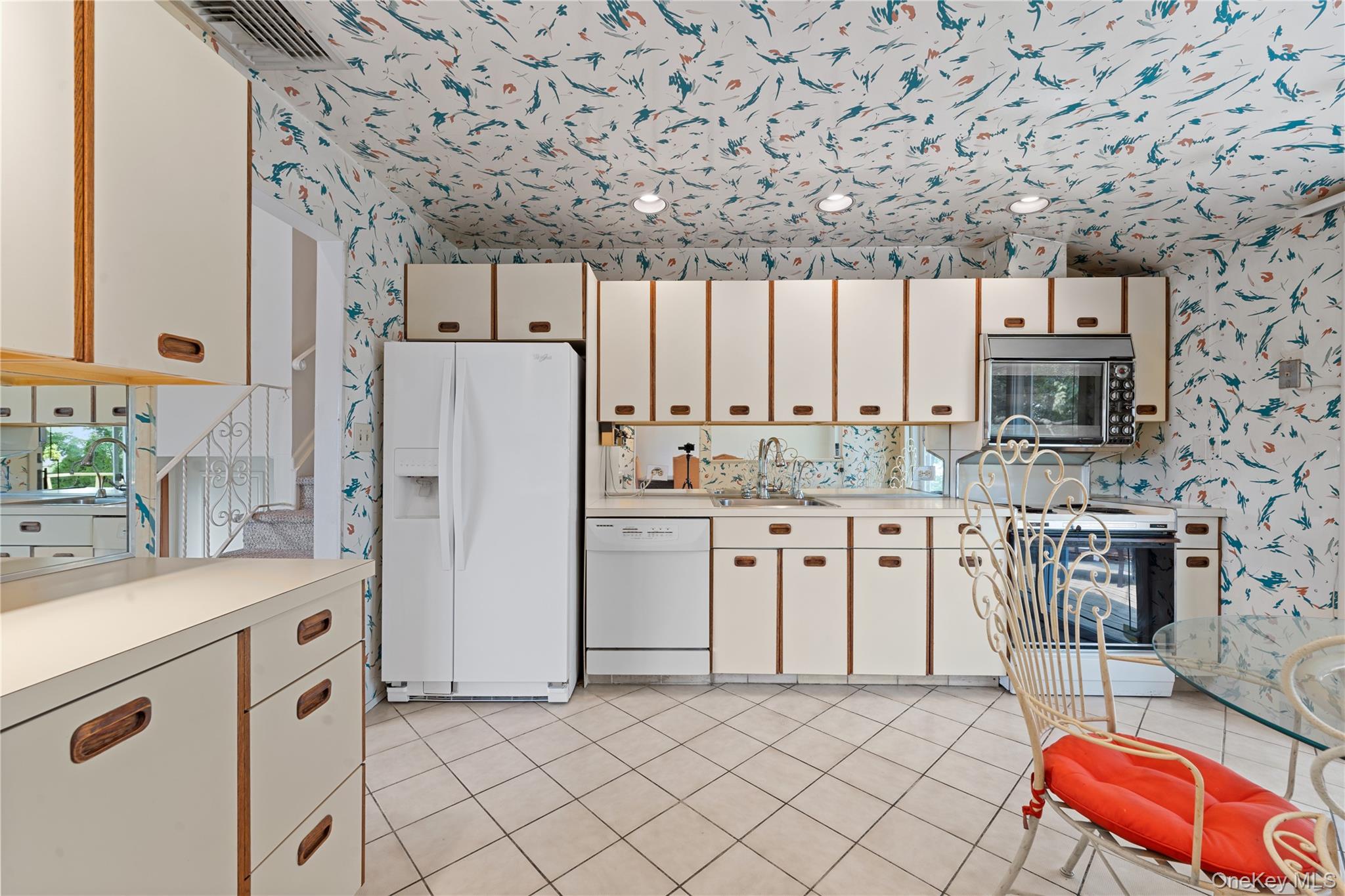 48 Oxford Road, East Rockaway, NY 11518