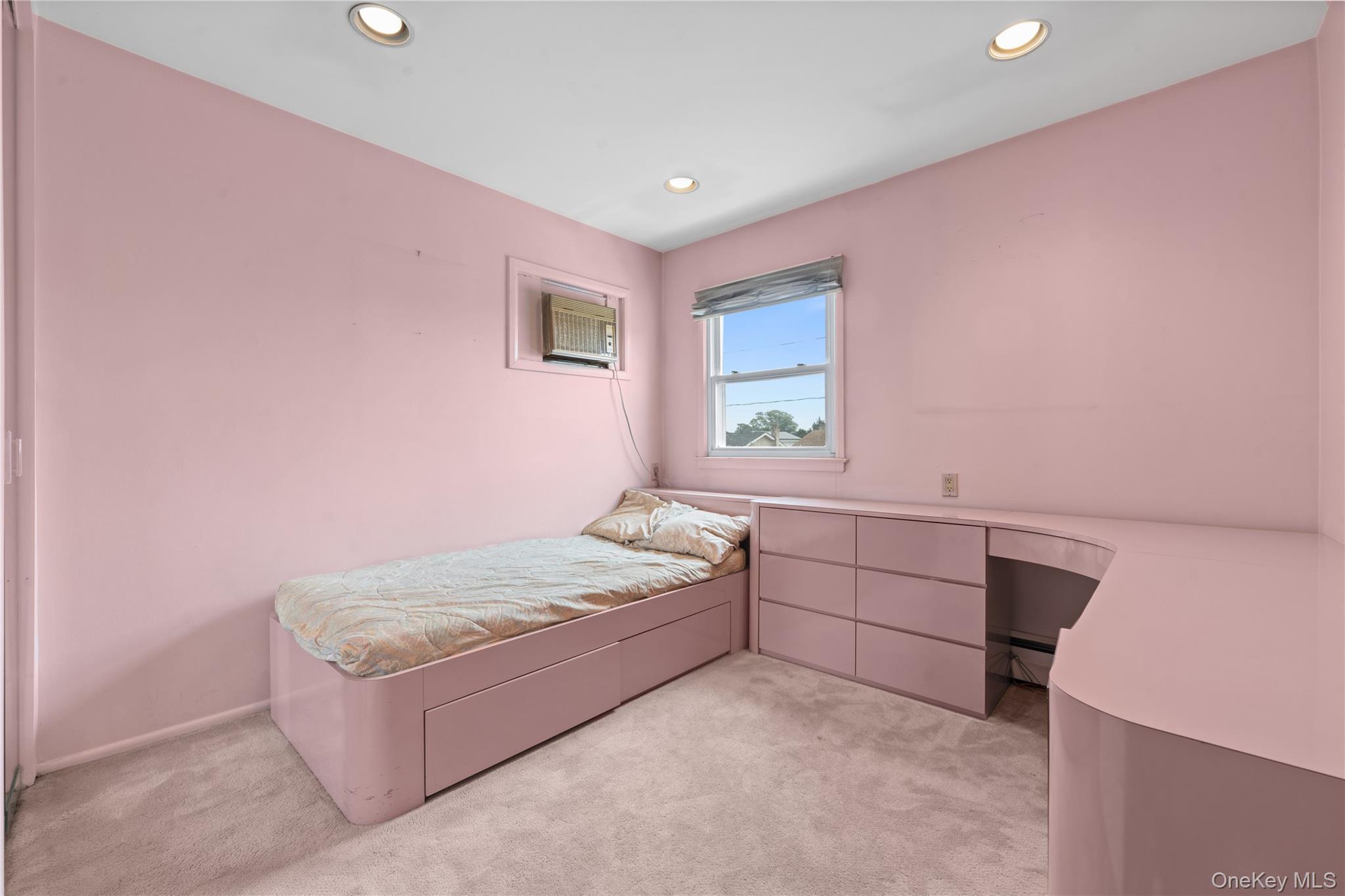 48 Oxford Road, East Rockaway, NY 11518