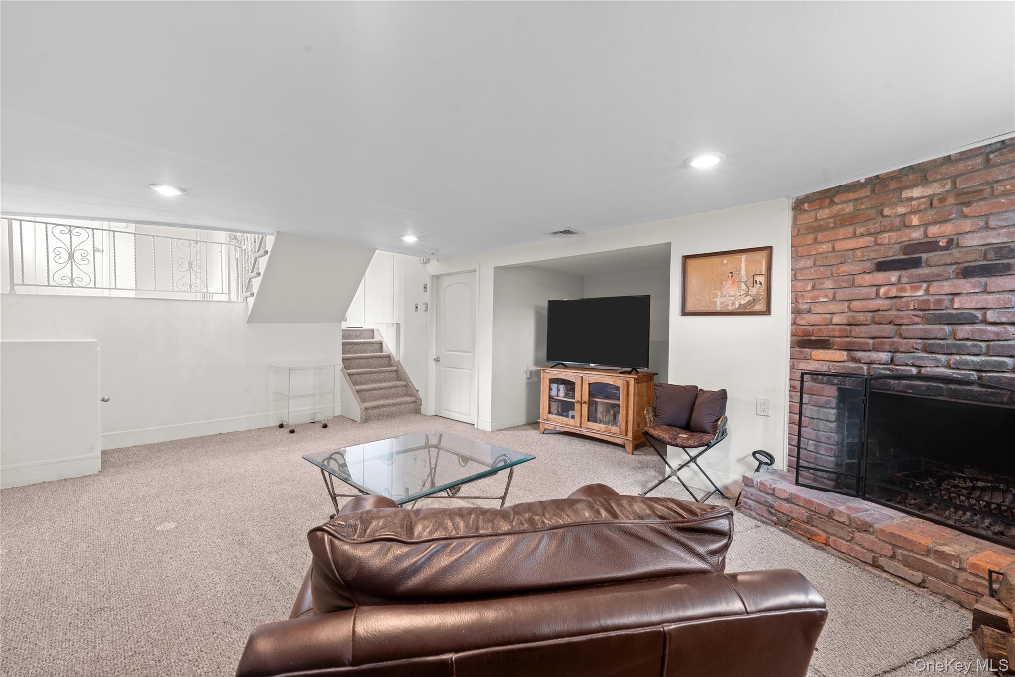 48 Oxford Road, East Rockaway, NY 11518