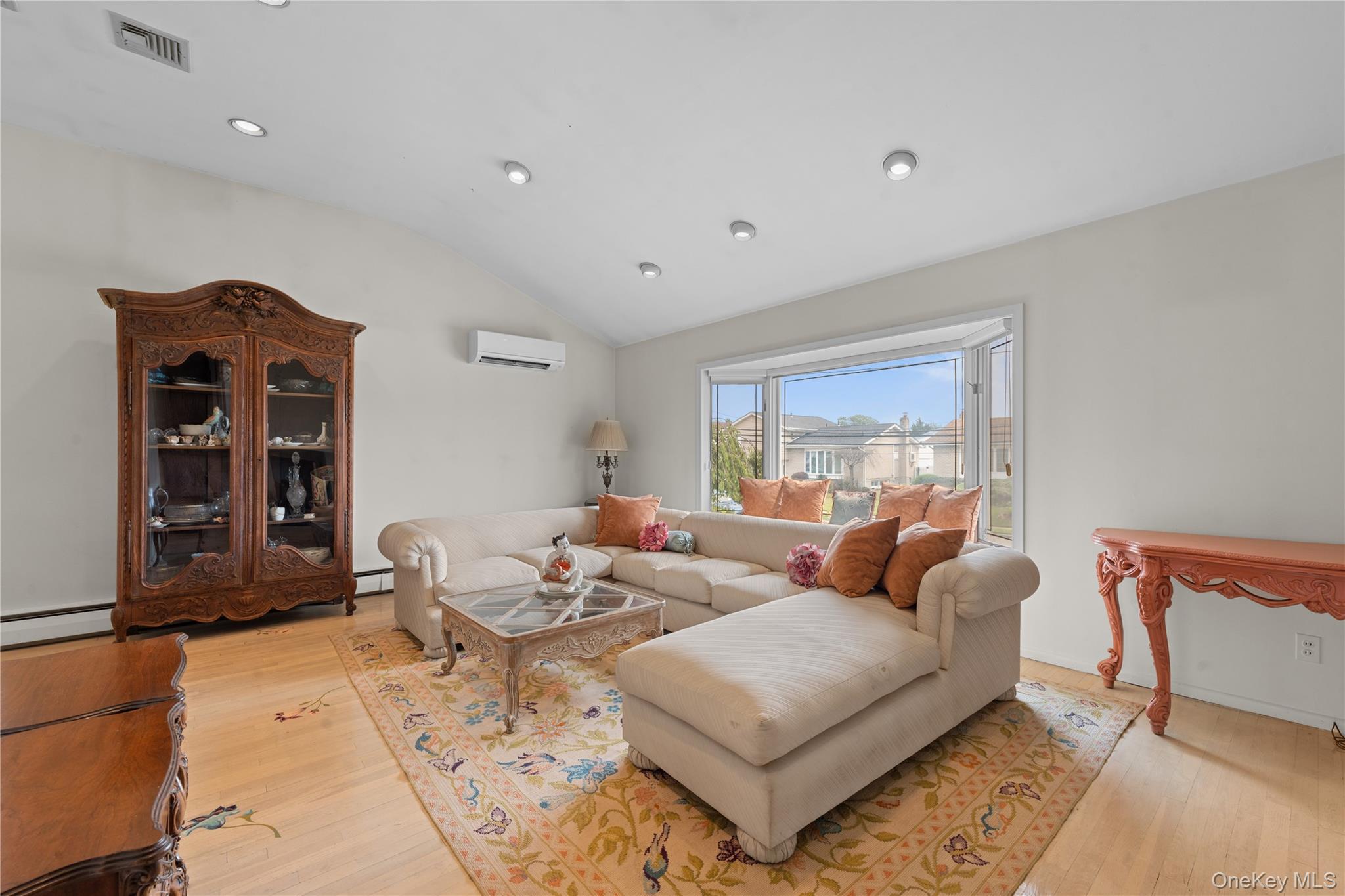 48 Oxford Road, East Rockaway, NY 11518