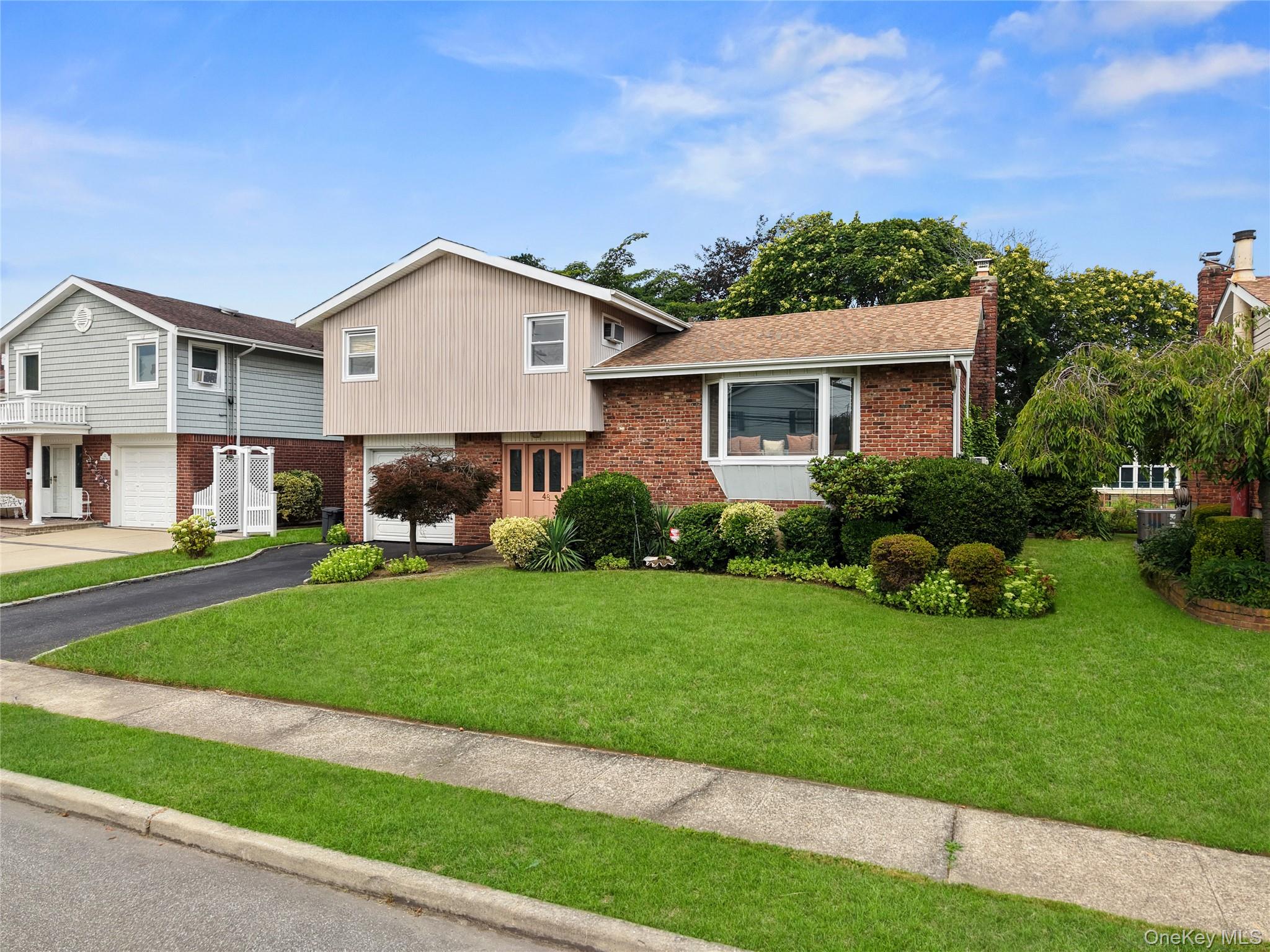 48 Oxford Road, East Rockaway, NY 11518