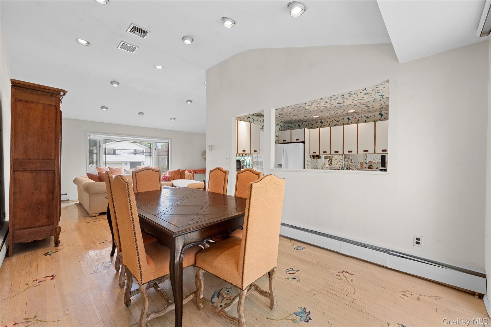 48 Oxford Road, East Rockaway, NY 11518