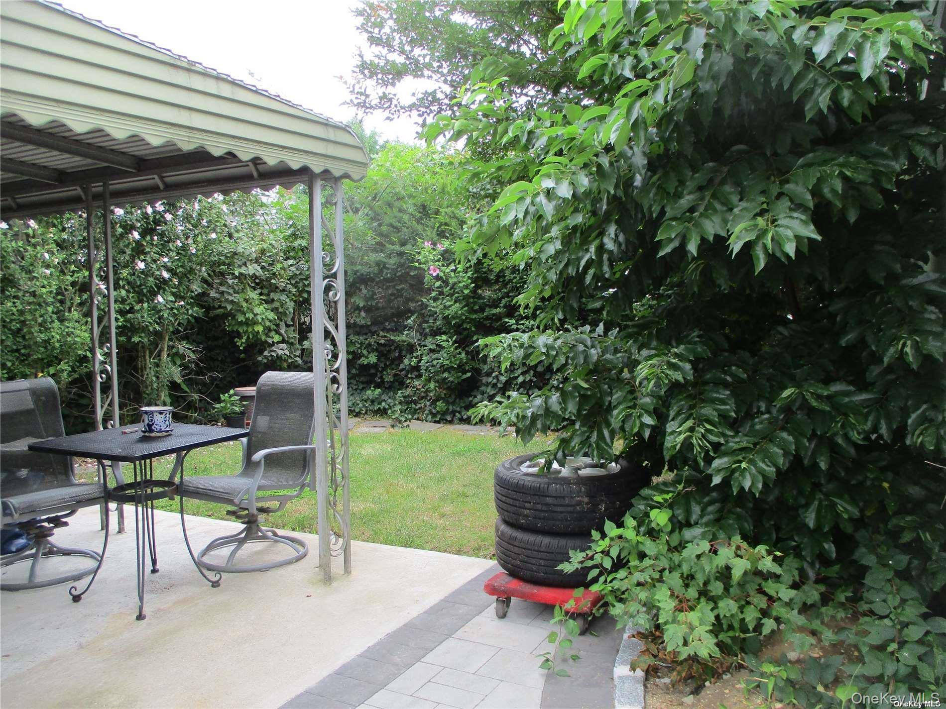 127 Gordon Road, Valley Stream, NY 11581