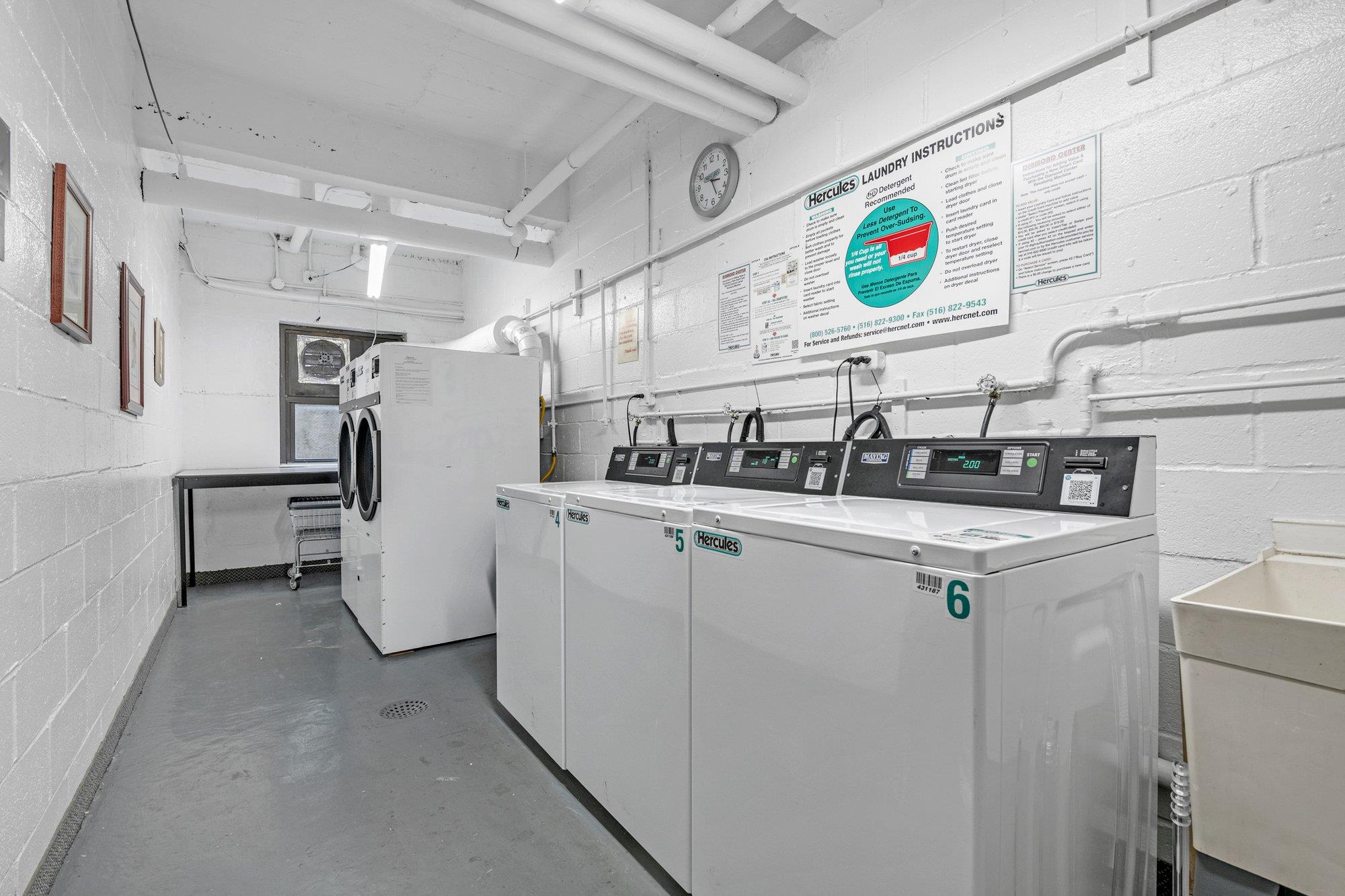 15 Hillpark Avenue # 2-O, Great Neck, NY 11021