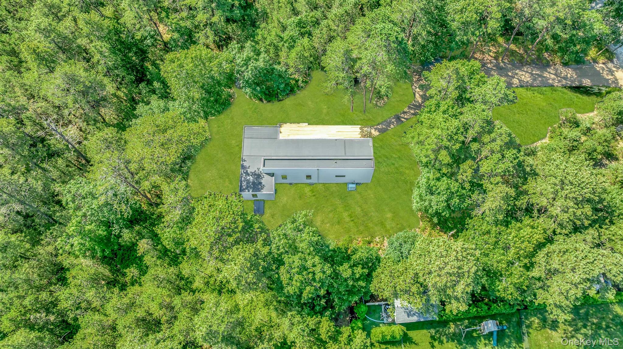 518 Maple Avenue S, Flanders, NY 11901