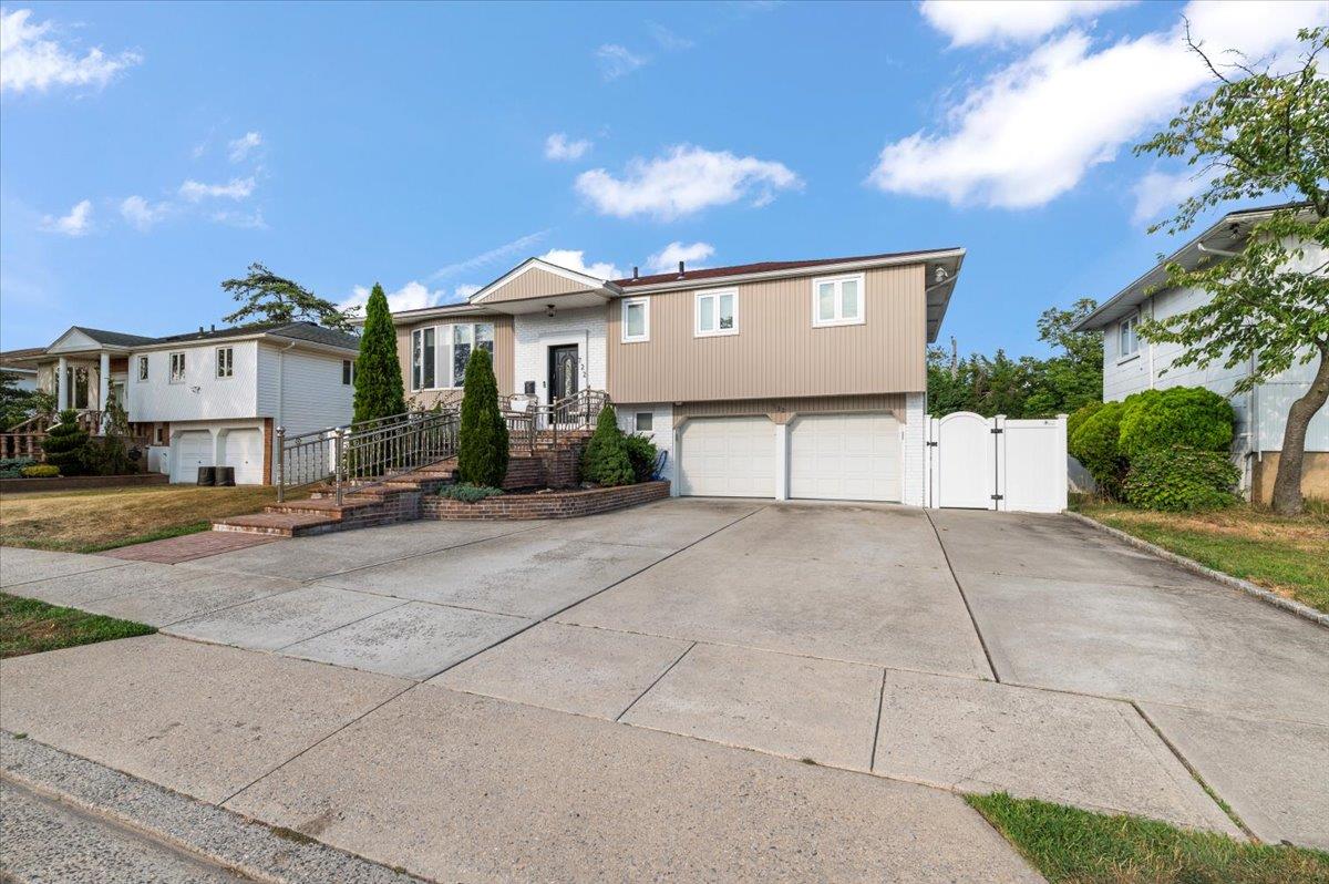 722 Eagle Drive, North Woodmere, NY 11581