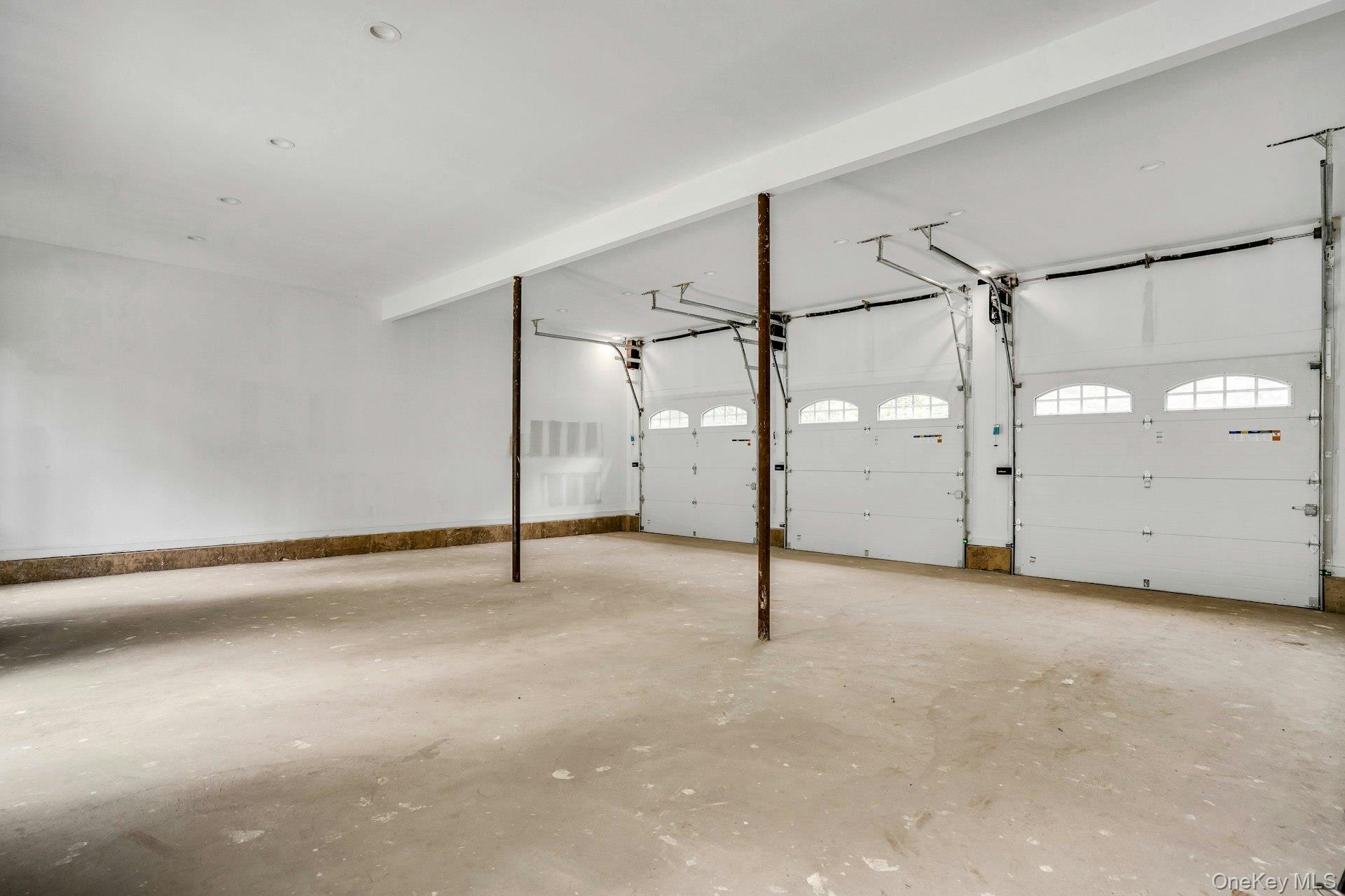 115 Weeks Drive, Dix Hills, NY 11746