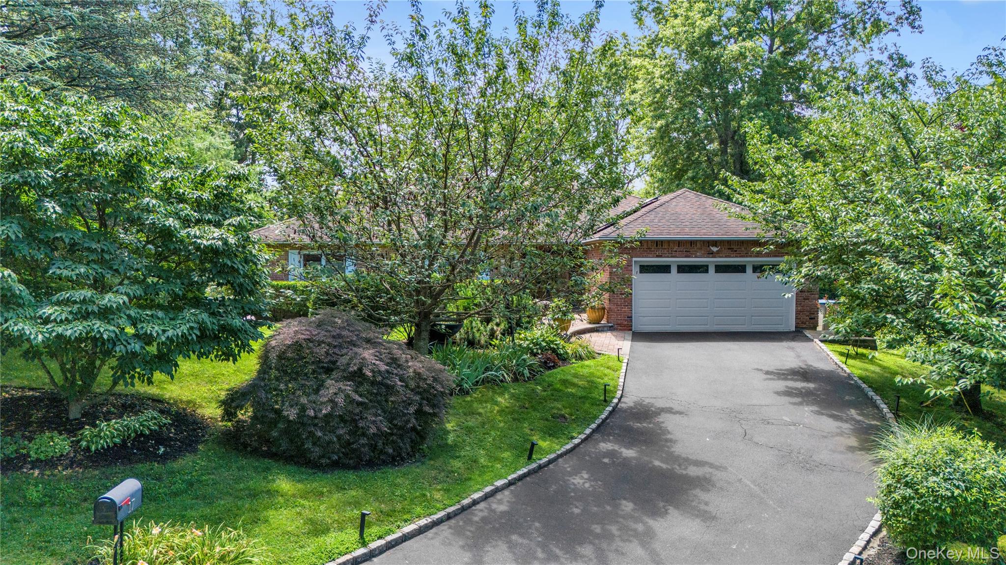 17 Melody, Bayville, NY 11709