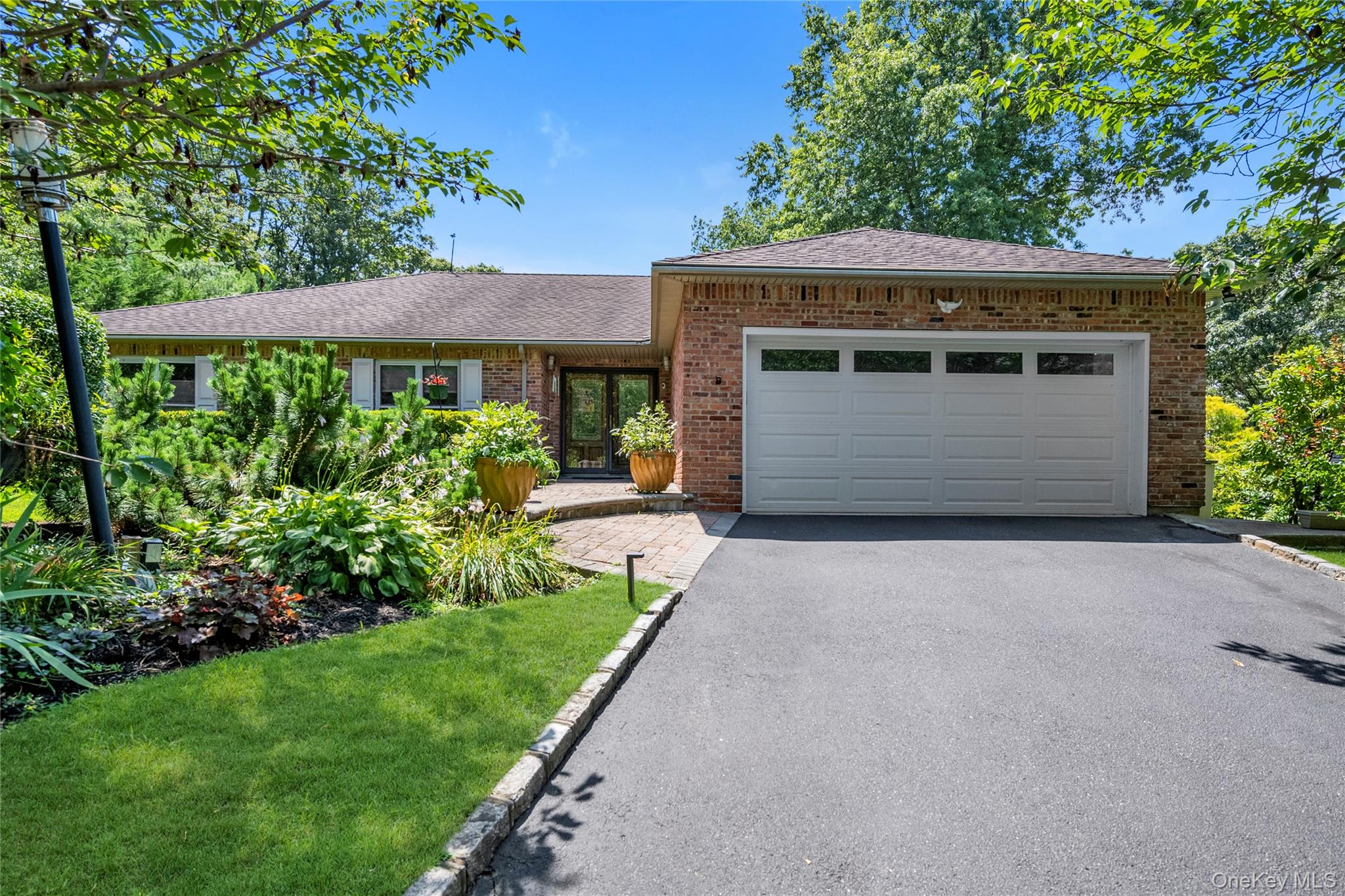 17 Melody, Bayville, NY 11709