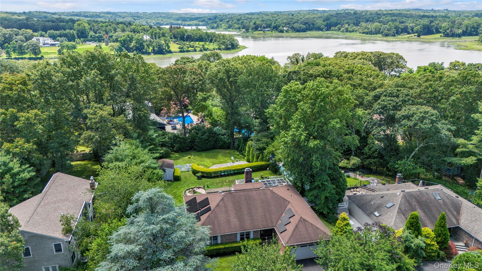 17 Melody, Bayville, NY 11709