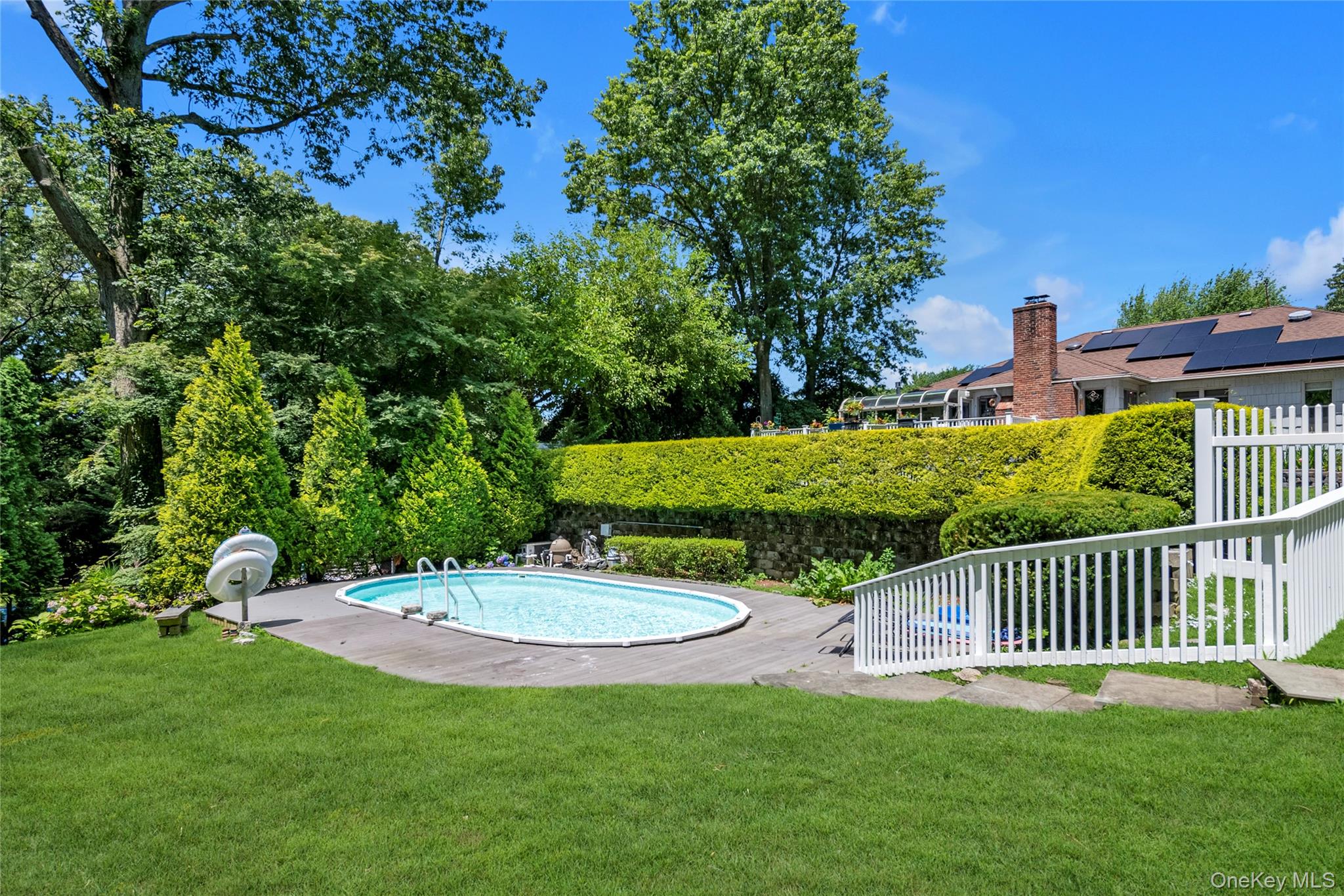 17 Melody, Bayville, NY 11709