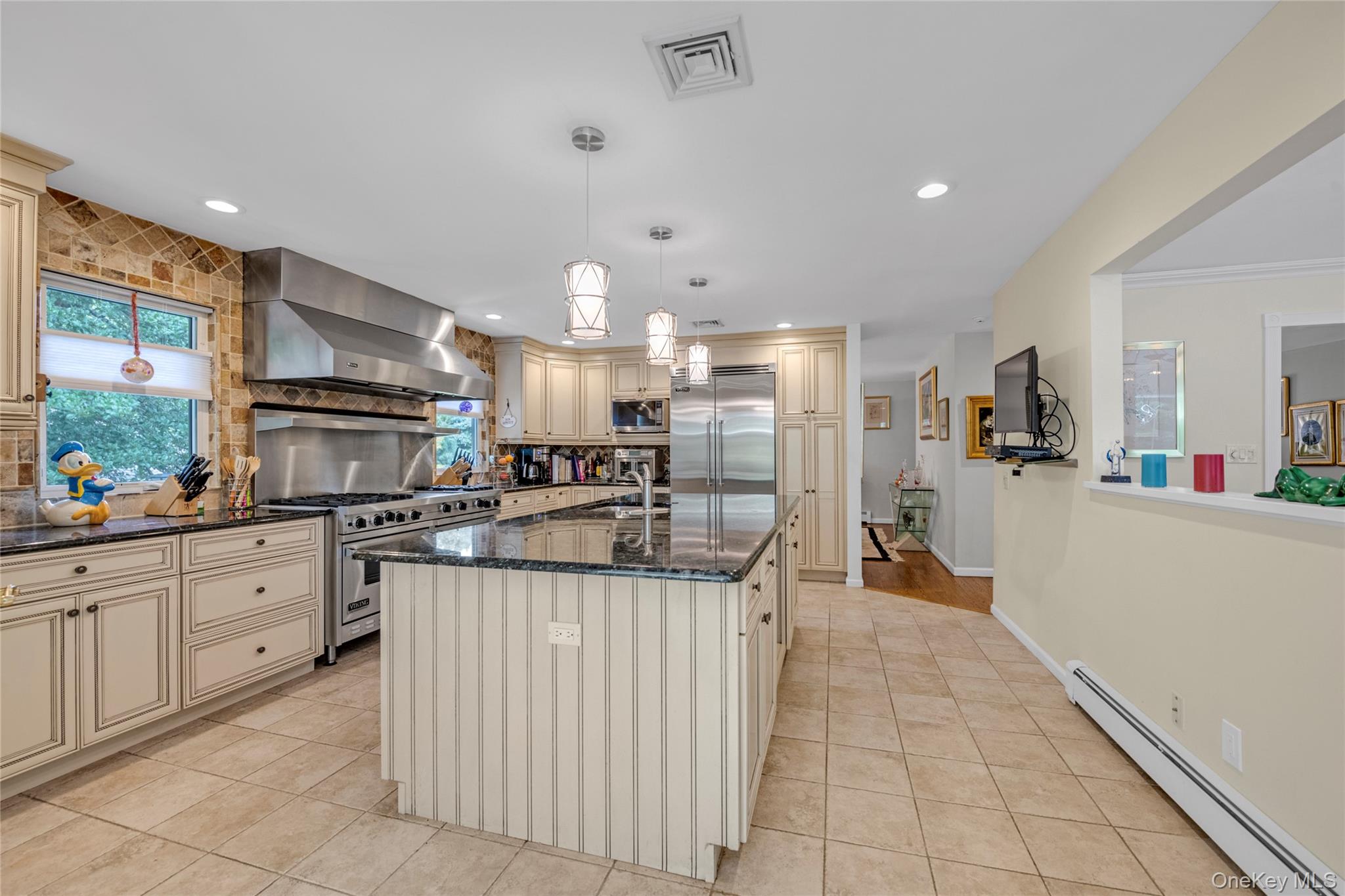 17 Melody, Bayville, NY 11709