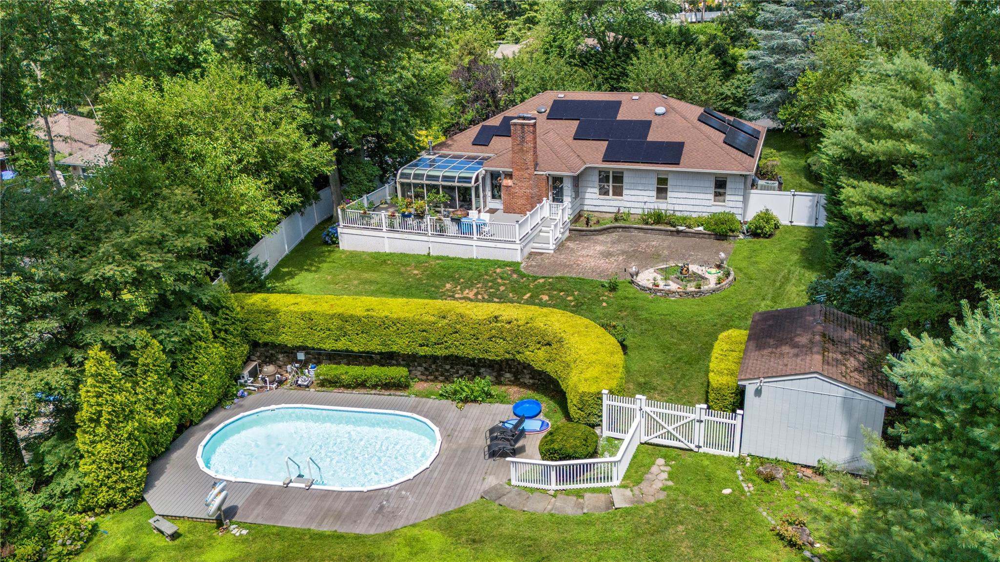 17 Melody, Bayville, NY 11709