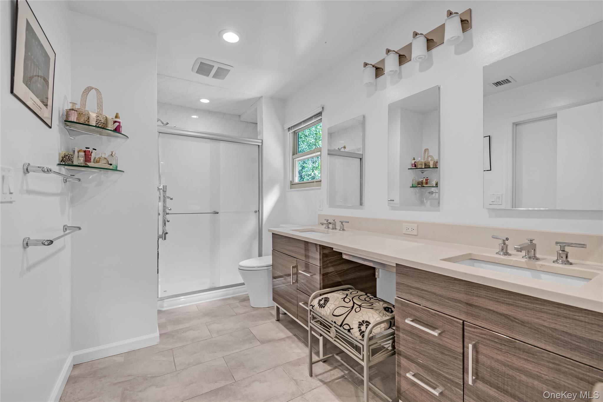 17 Melody, Bayville, NY 11709