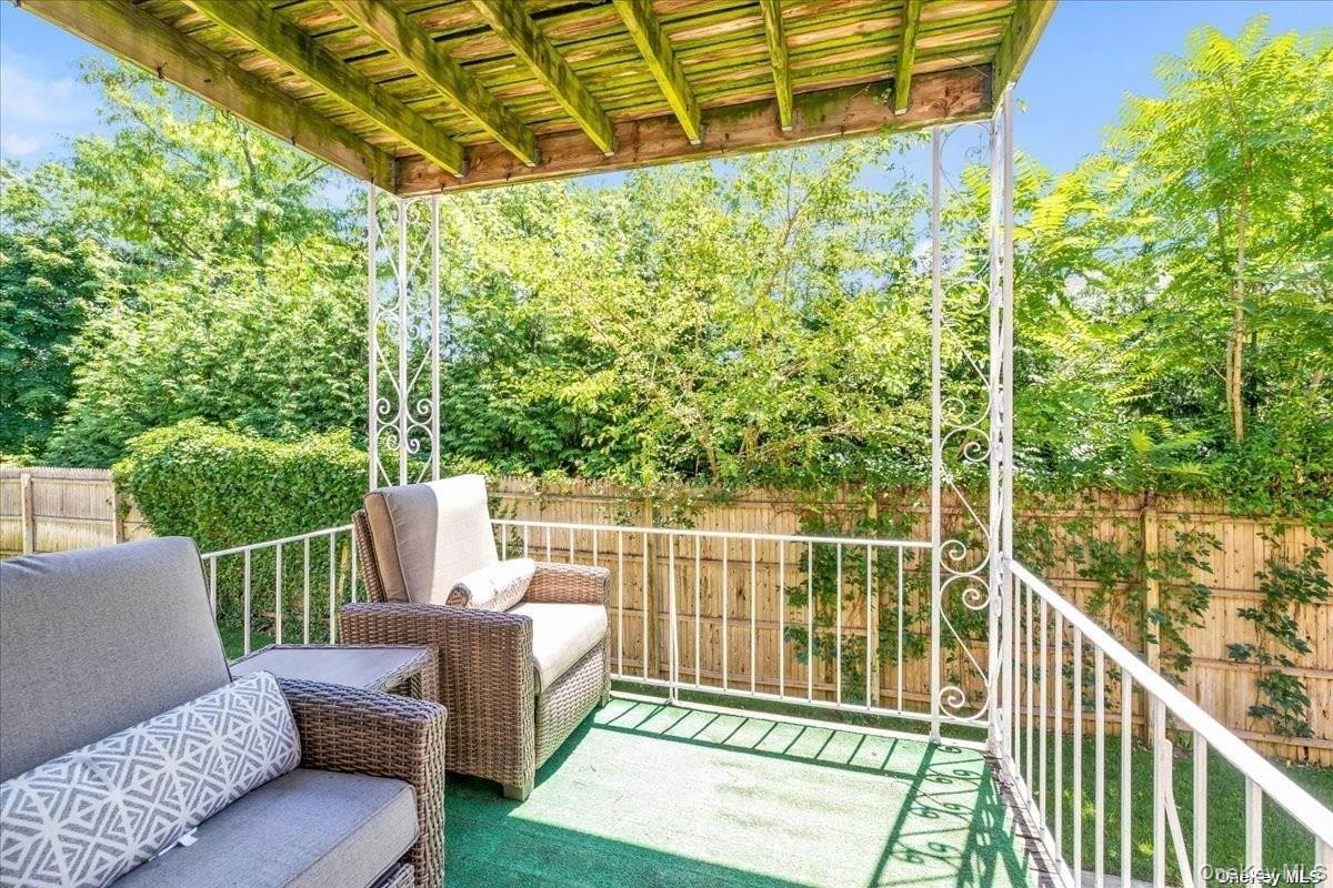 1205 E Broadway # F-13, Hewlett, NY 11557