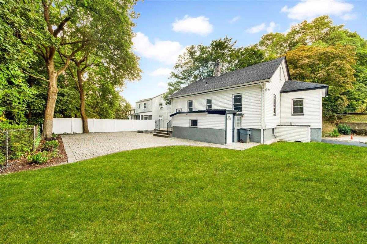 75 Belknap Avenue, Yonkers, NY 10710