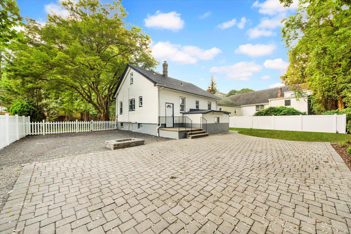 75 Belknap Avenue, Yonkers, NY 10710