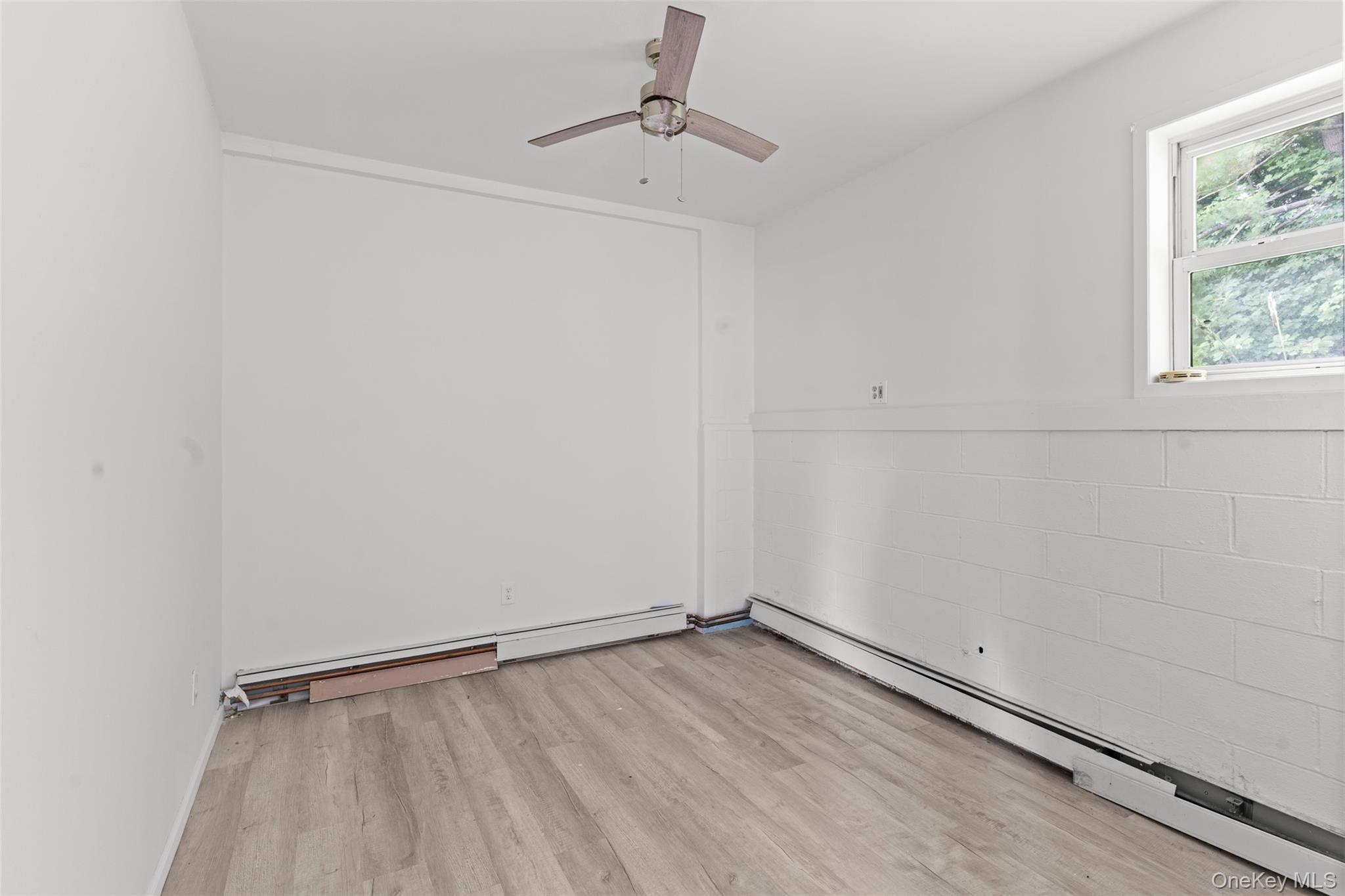 737 Broadway (aka 9W), Ulster Park, NY 12487