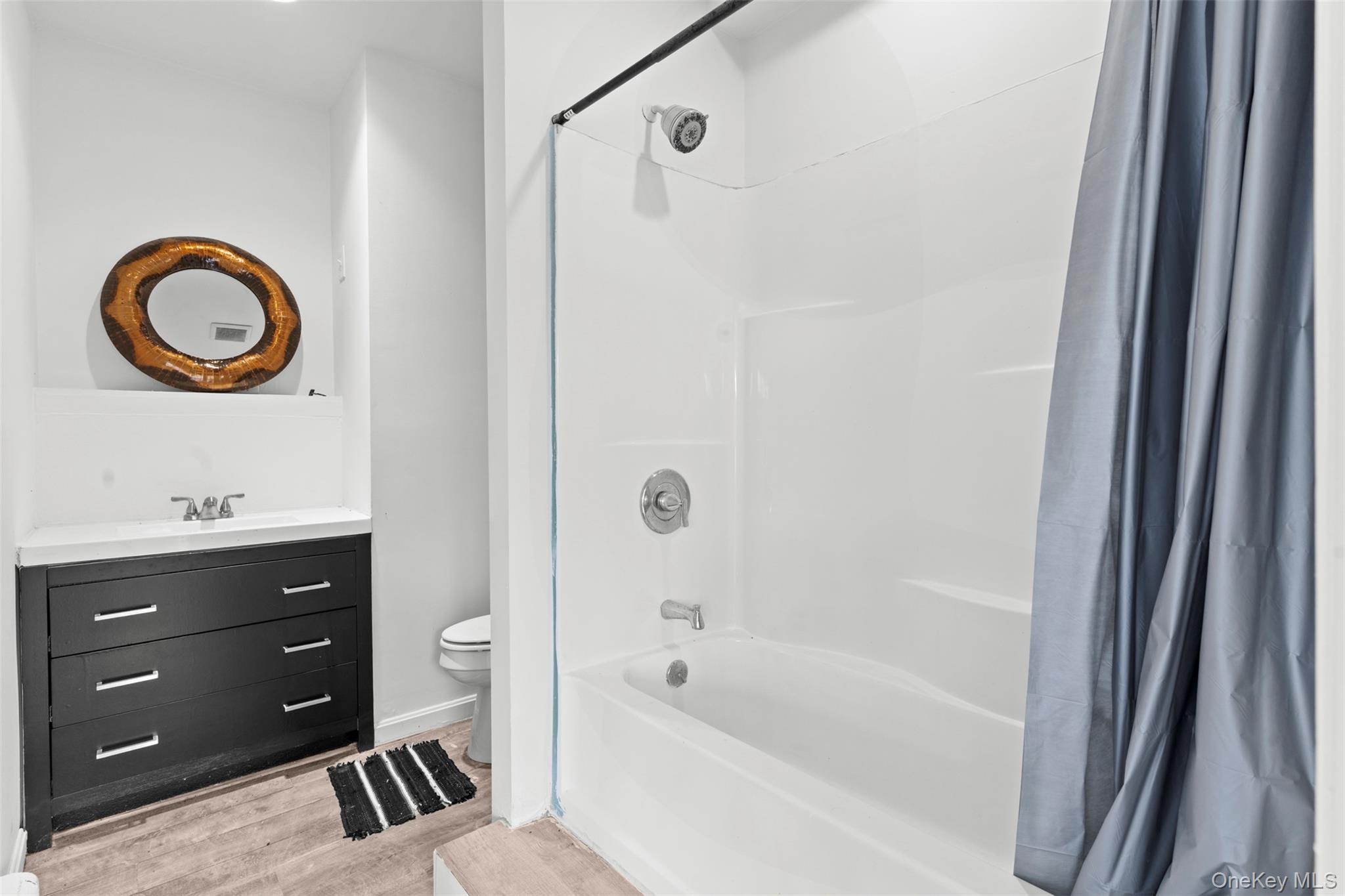 737 Broadway (aka 9W), Ulster Park, NY 12487