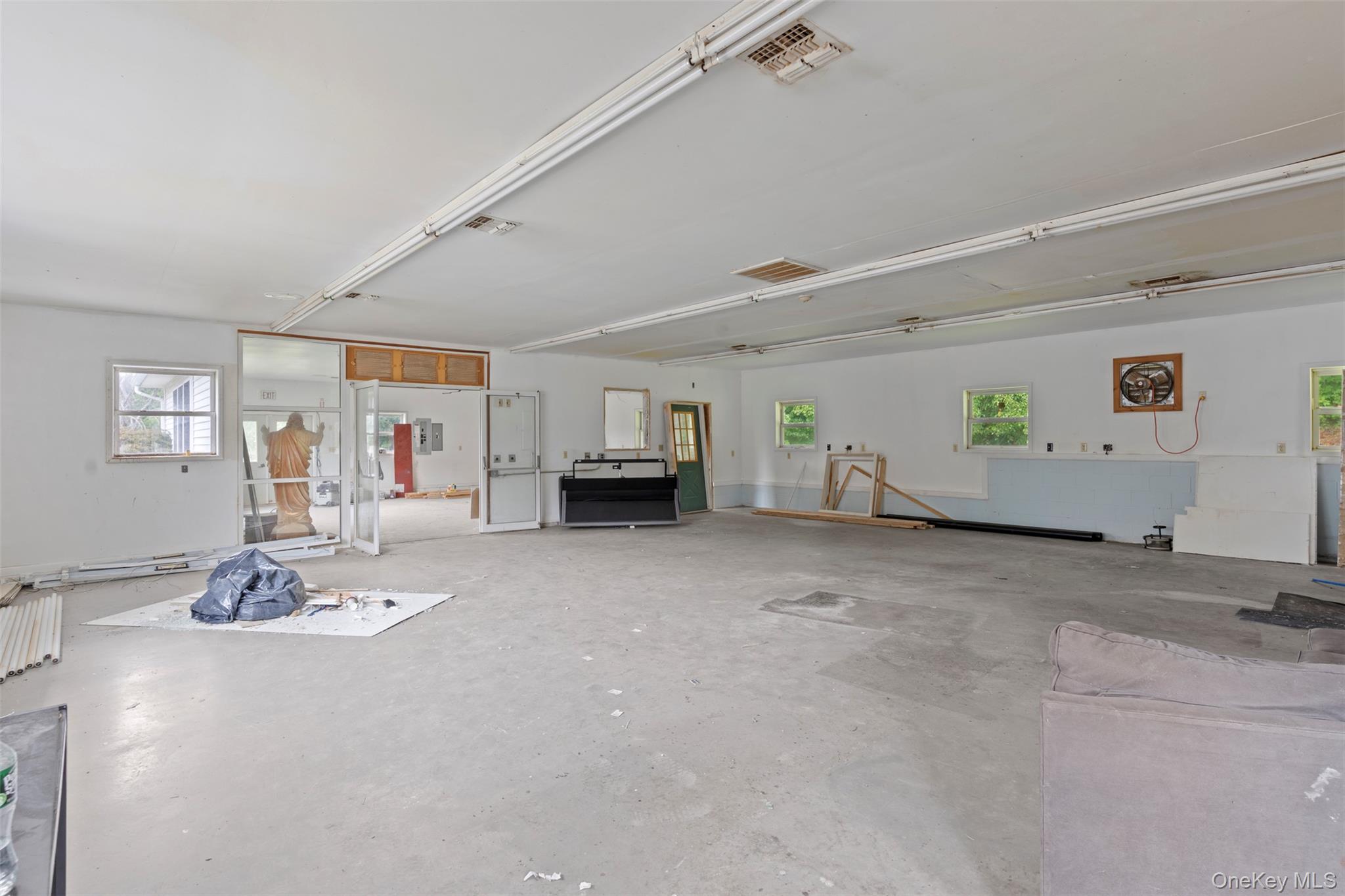 737 Broadway (aka 9W), Ulster Park, NY 12487