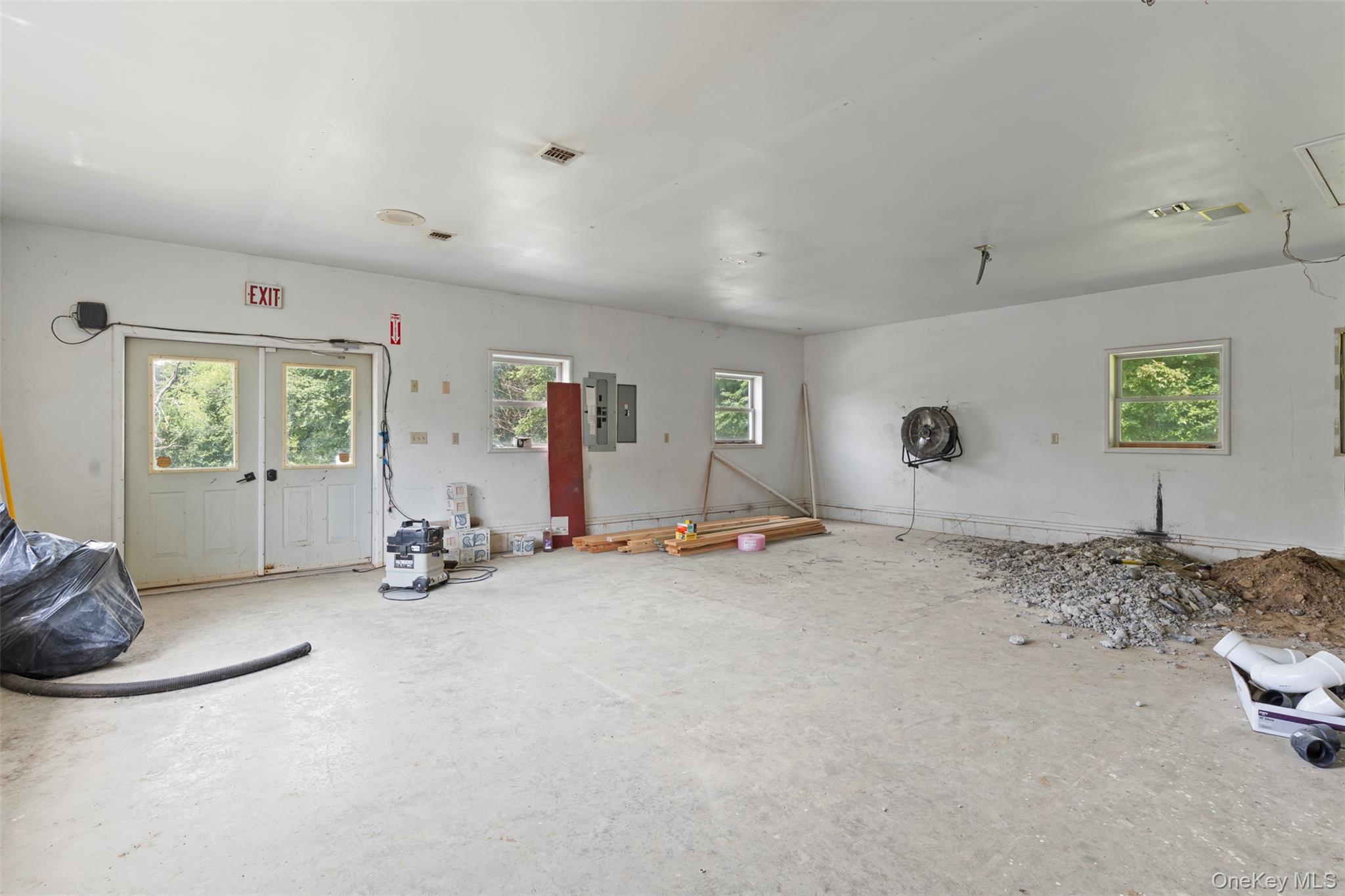 737 Broadway (aka 9W), Ulster Park, NY 12487