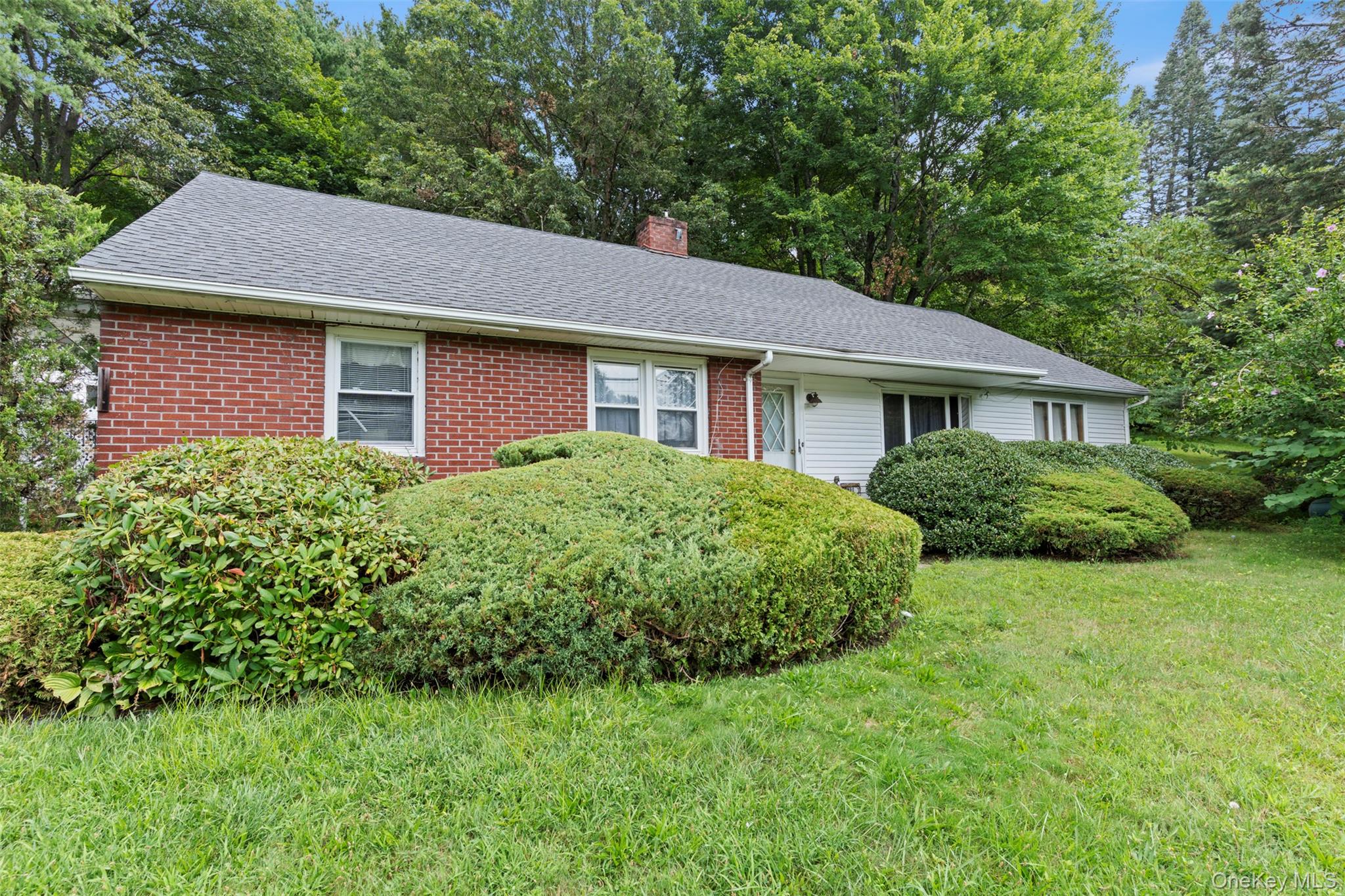 737 Broadway (aka 9W), Ulster Park, NY 12487