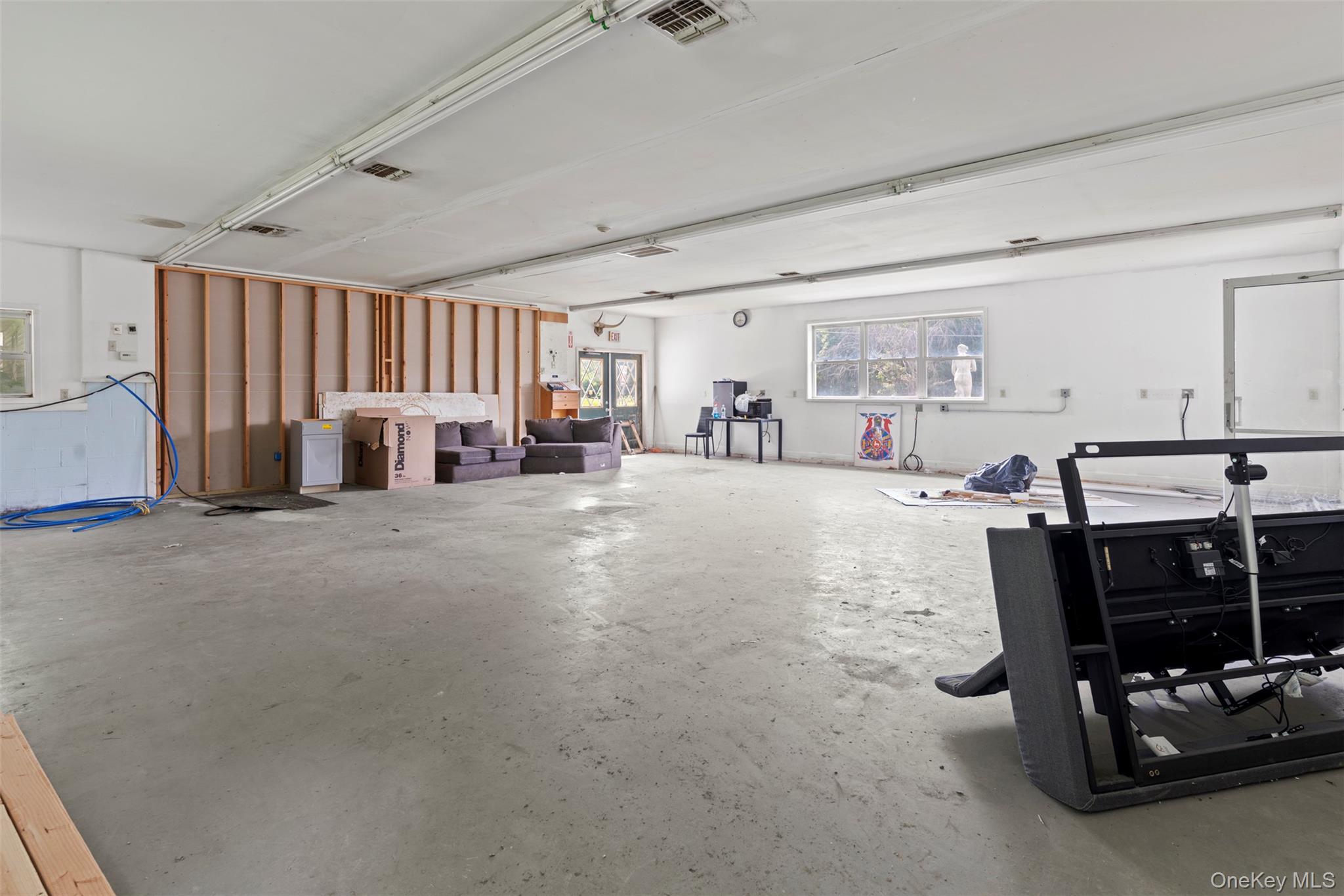 737 Broadway (aka 9W), Ulster Park, NY 12487