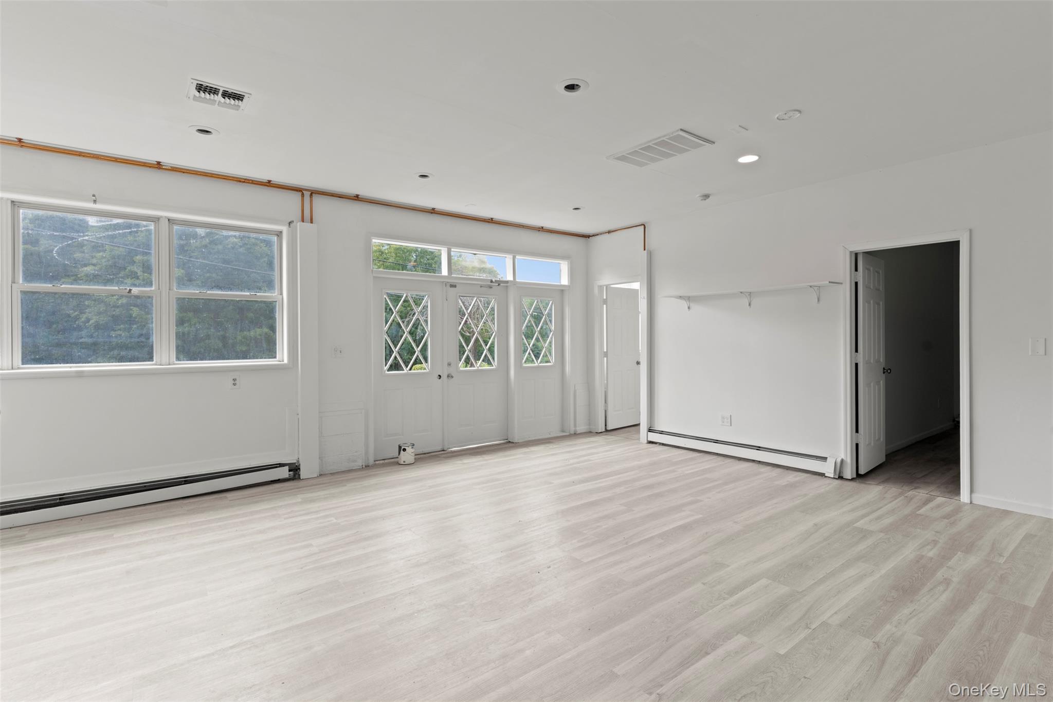 737 Broadway (aka 9W), Ulster Park, NY 12487