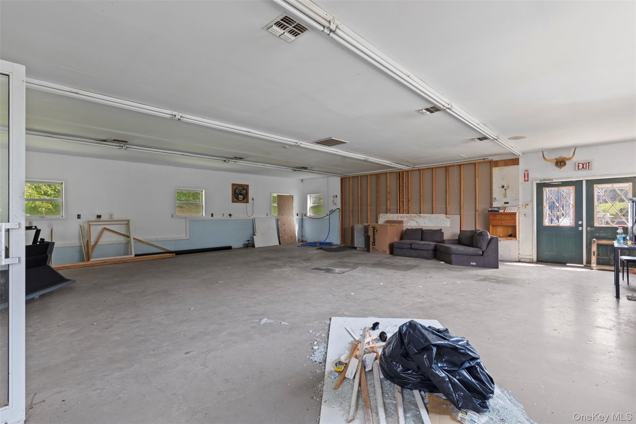 737 Broadway (aka 9W), Ulster Park, NY 12487