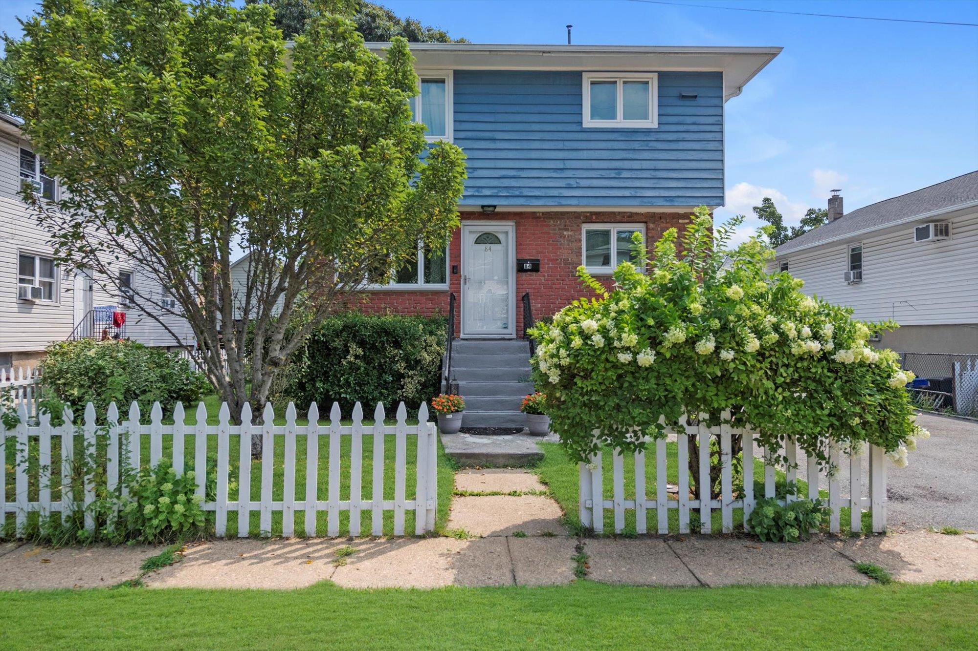 84 Hickory Road # A, Port Washington, NY 11050