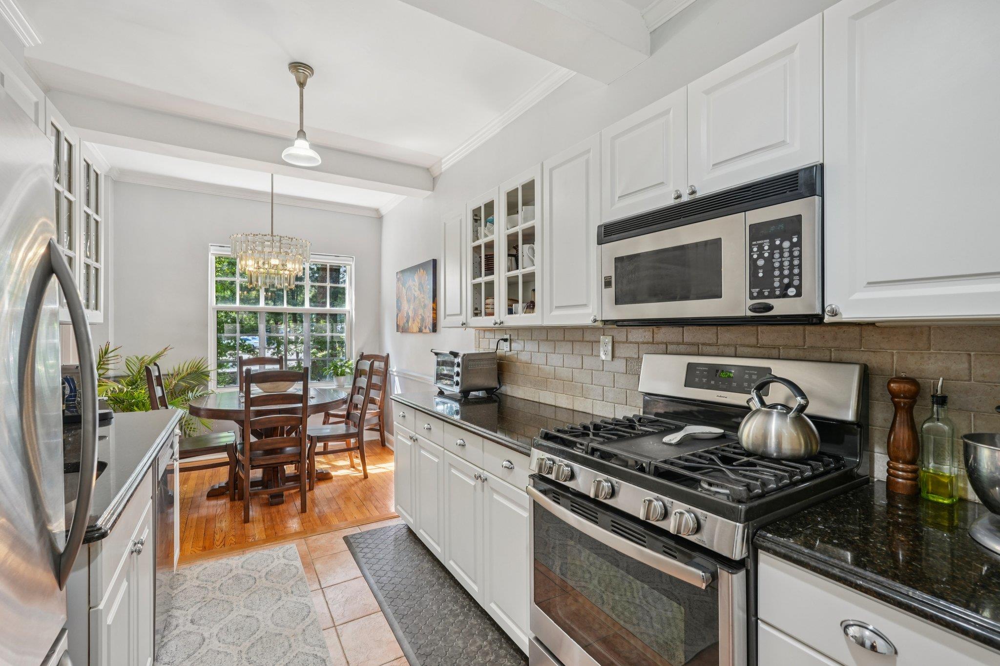 160 Middle Neck Road # 2 C, Great Neck, NY 11021