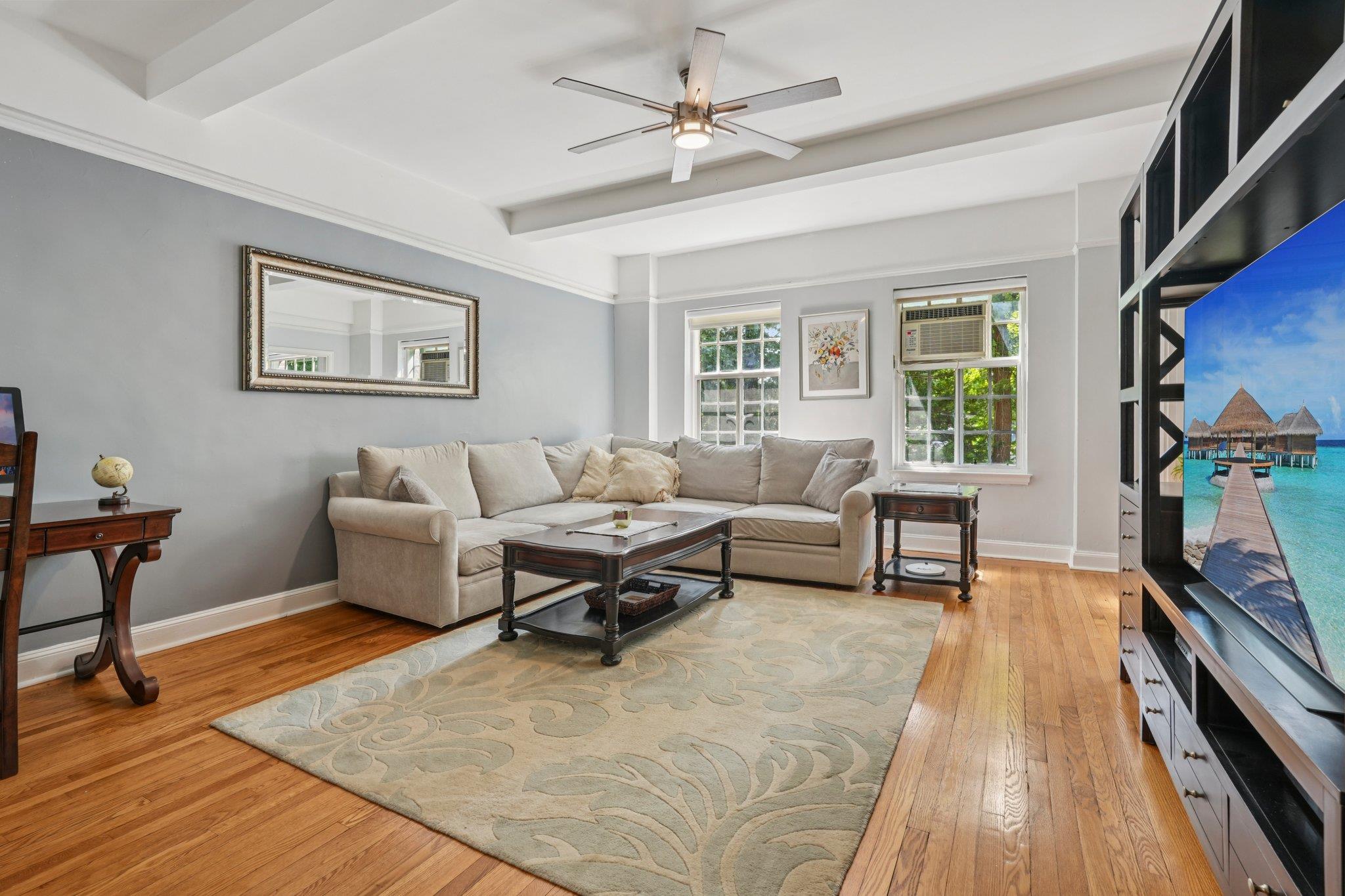 160 Middle Neck Road # 2 C, Great Neck, NY 11021