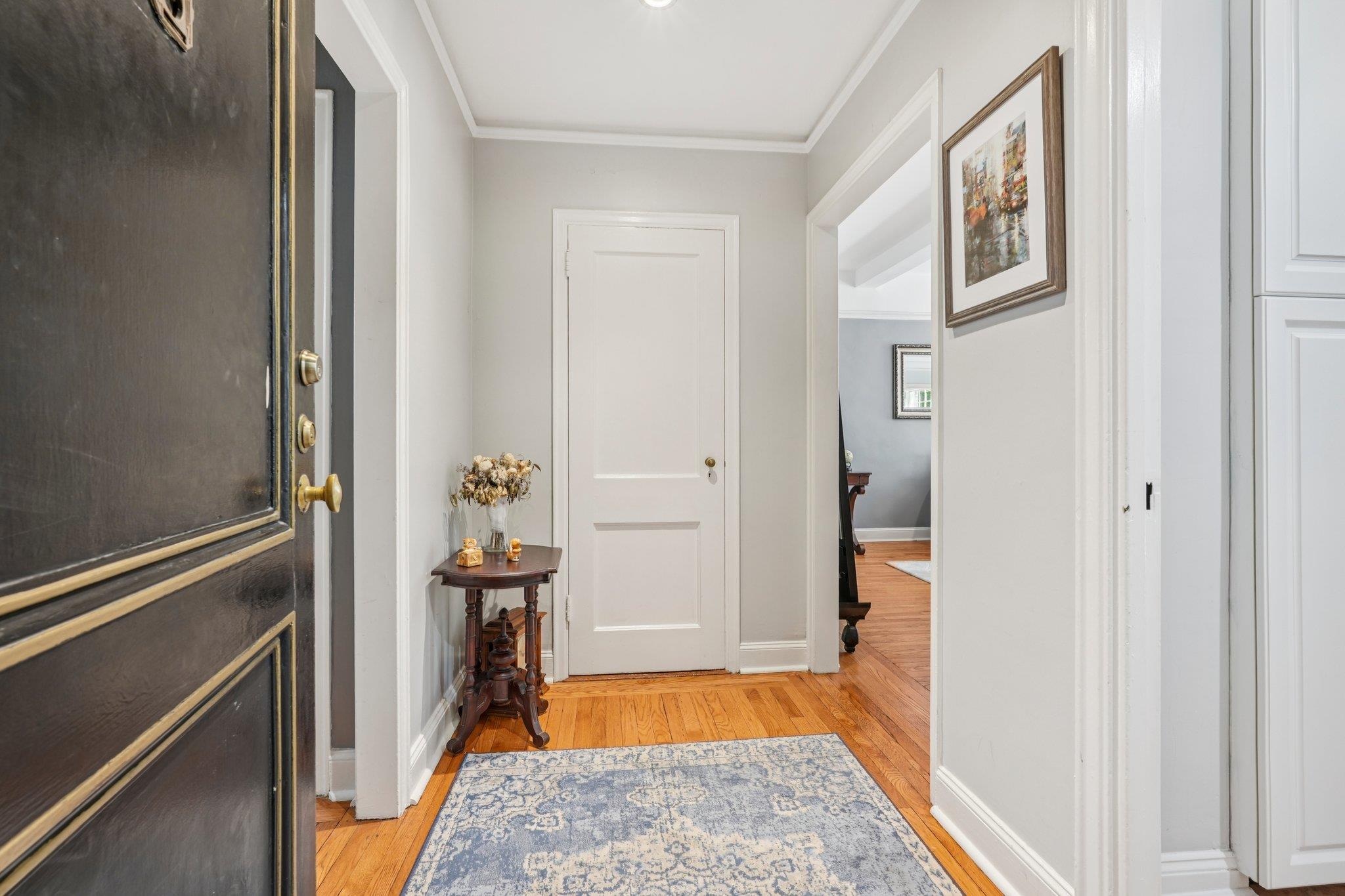 160 Middle Neck Road # 2 C, Great Neck, NY 11021