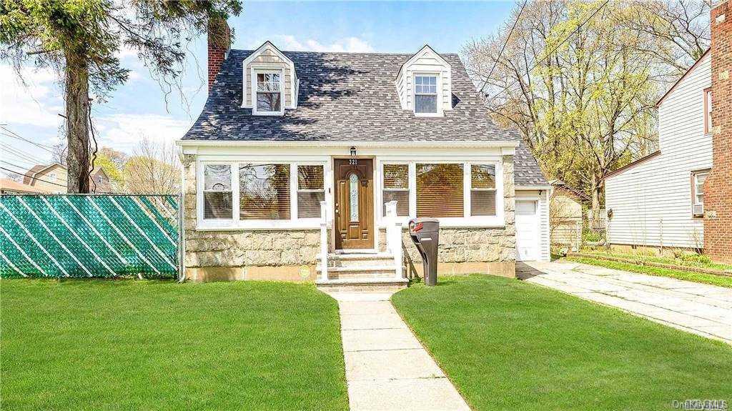 321 Washington Avenue, Roosevelt, NY 11575