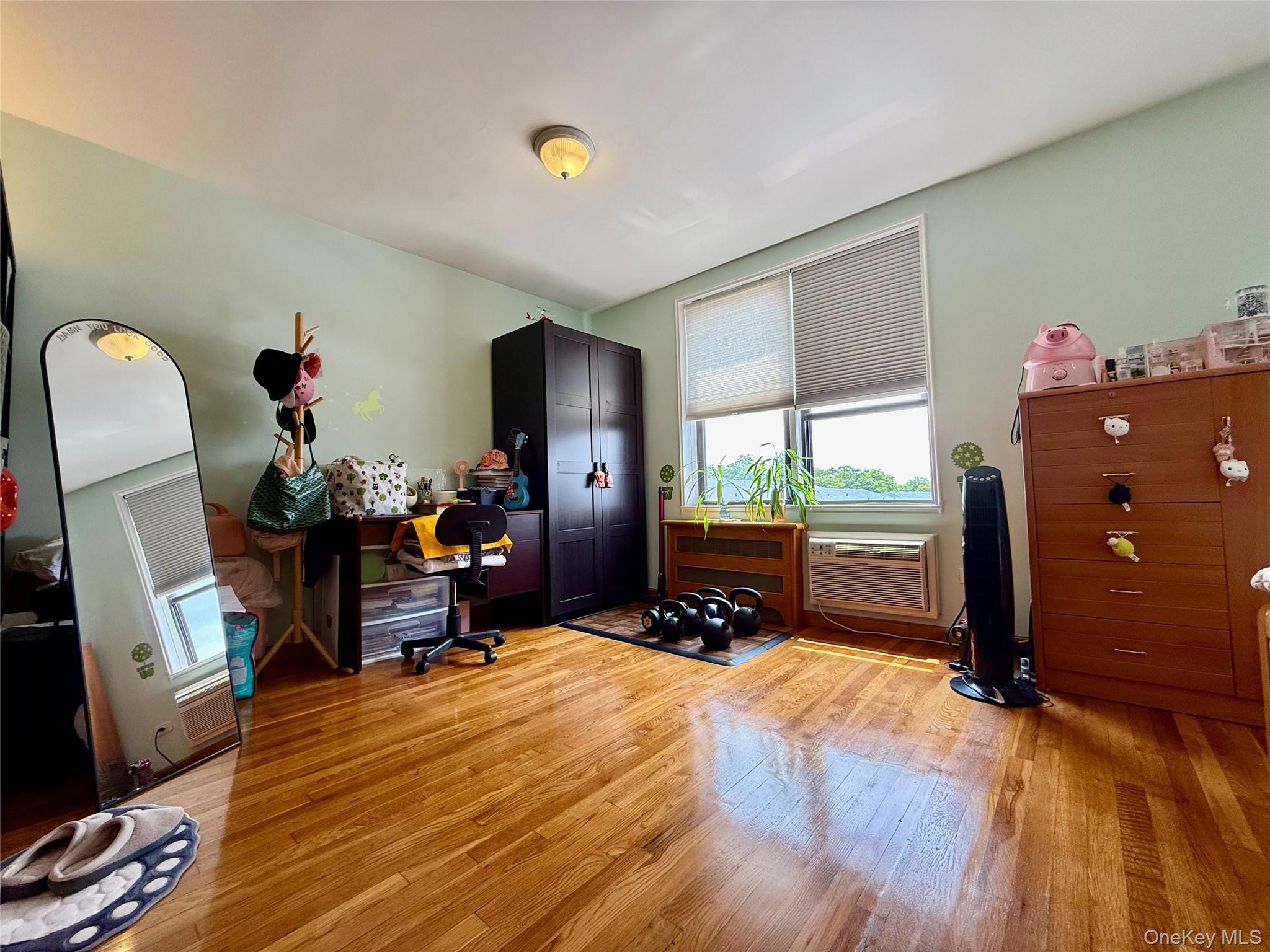 152-72 Melbourne Ave # 2A, Flushing, NY 11367
