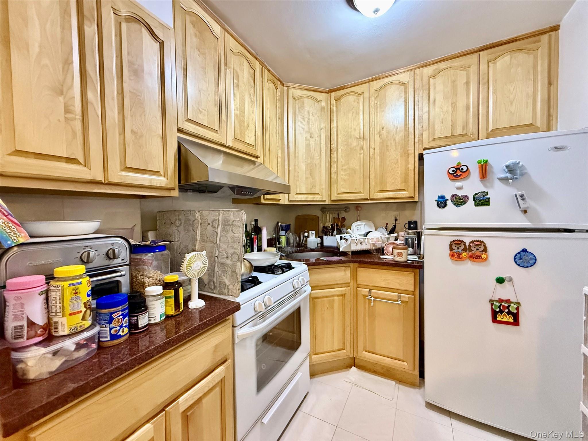 152-72 Melbourne Ave # 2A, Flushing, NY 11367