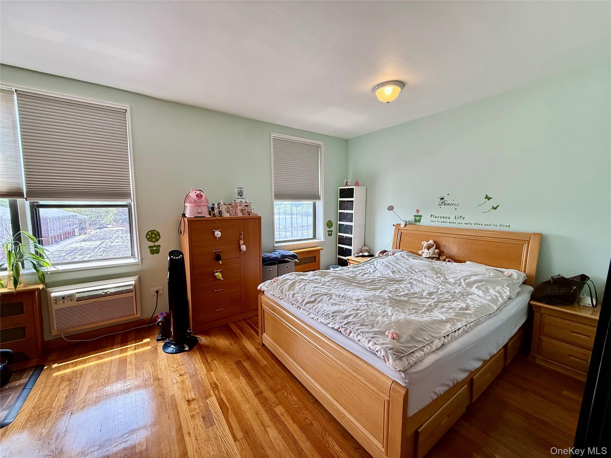 152-72 Melbourne Ave # 2A, Flushing, NY 11367