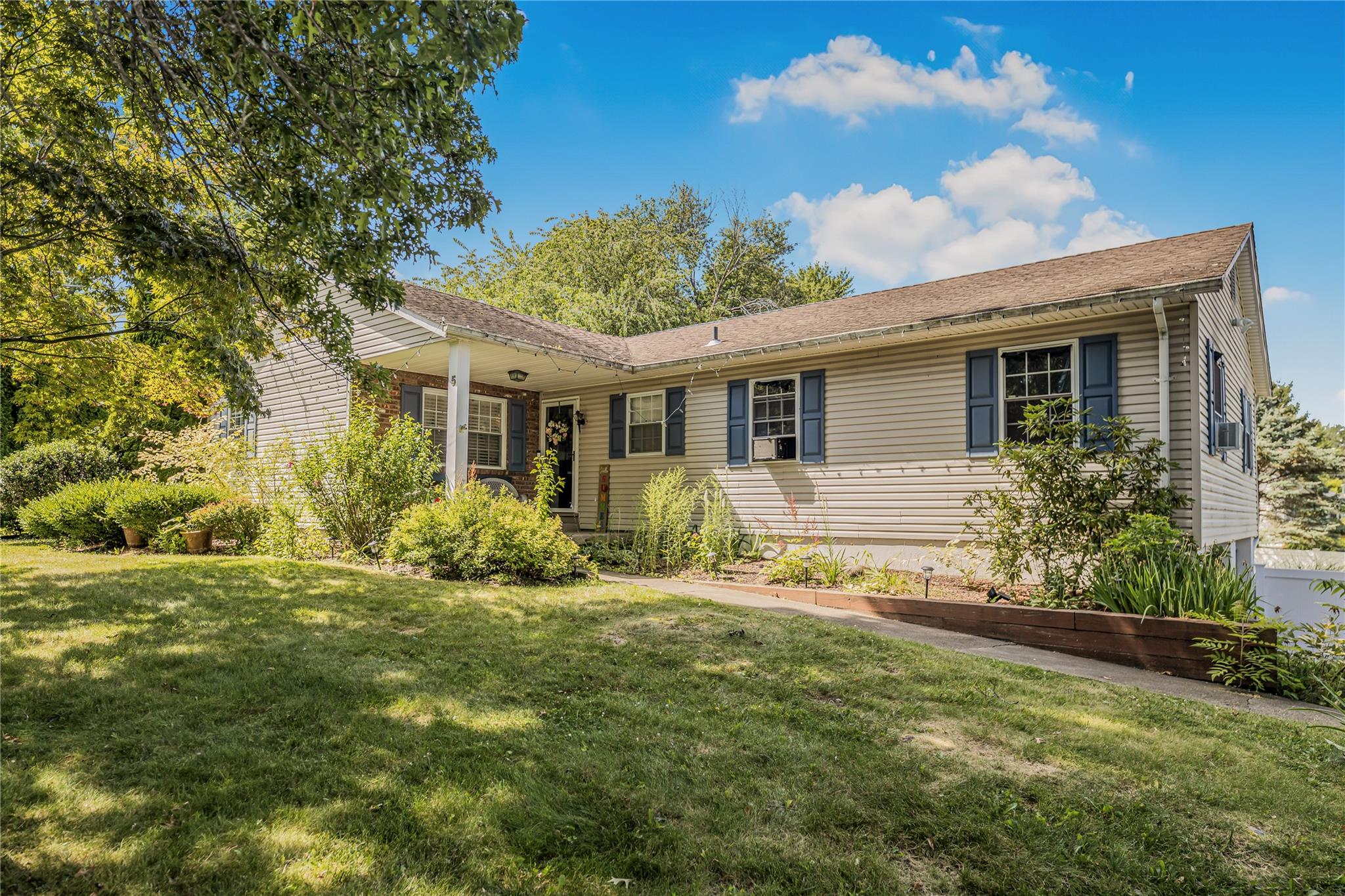 5 Queens Way, Newburgh, NY 12550