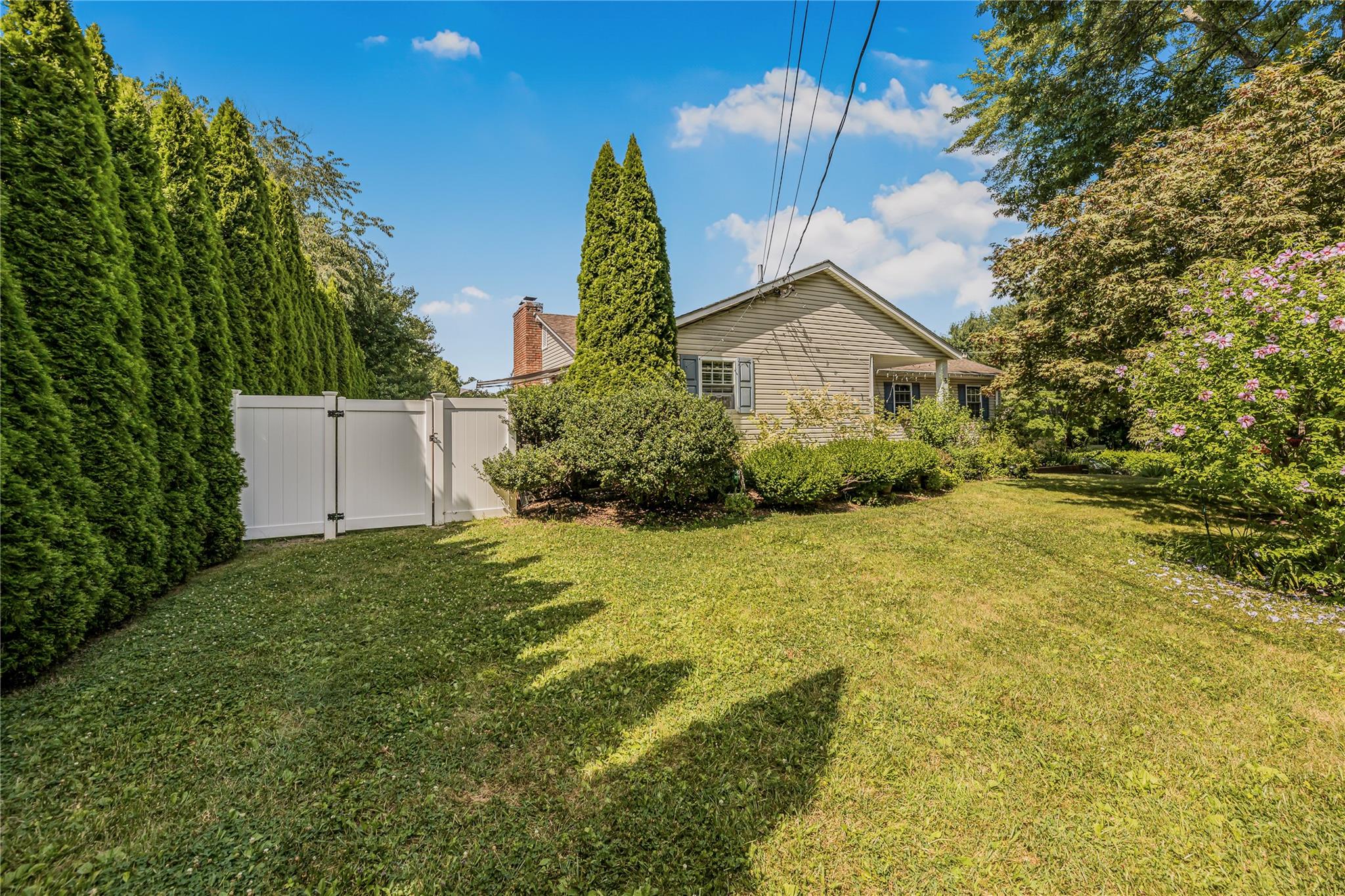 5 Queens Way, Newburgh, NY 12550