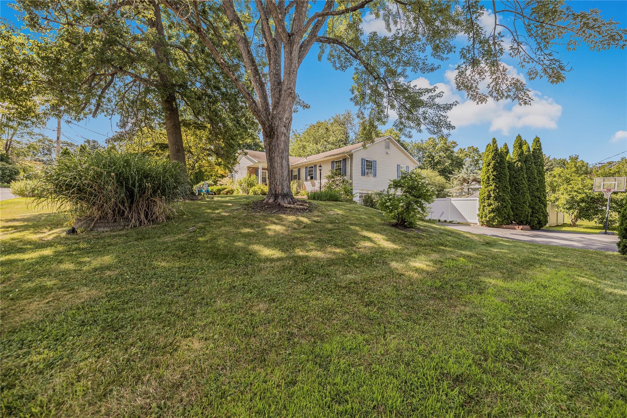 5 Queens Way, Newburgh, NY 12550