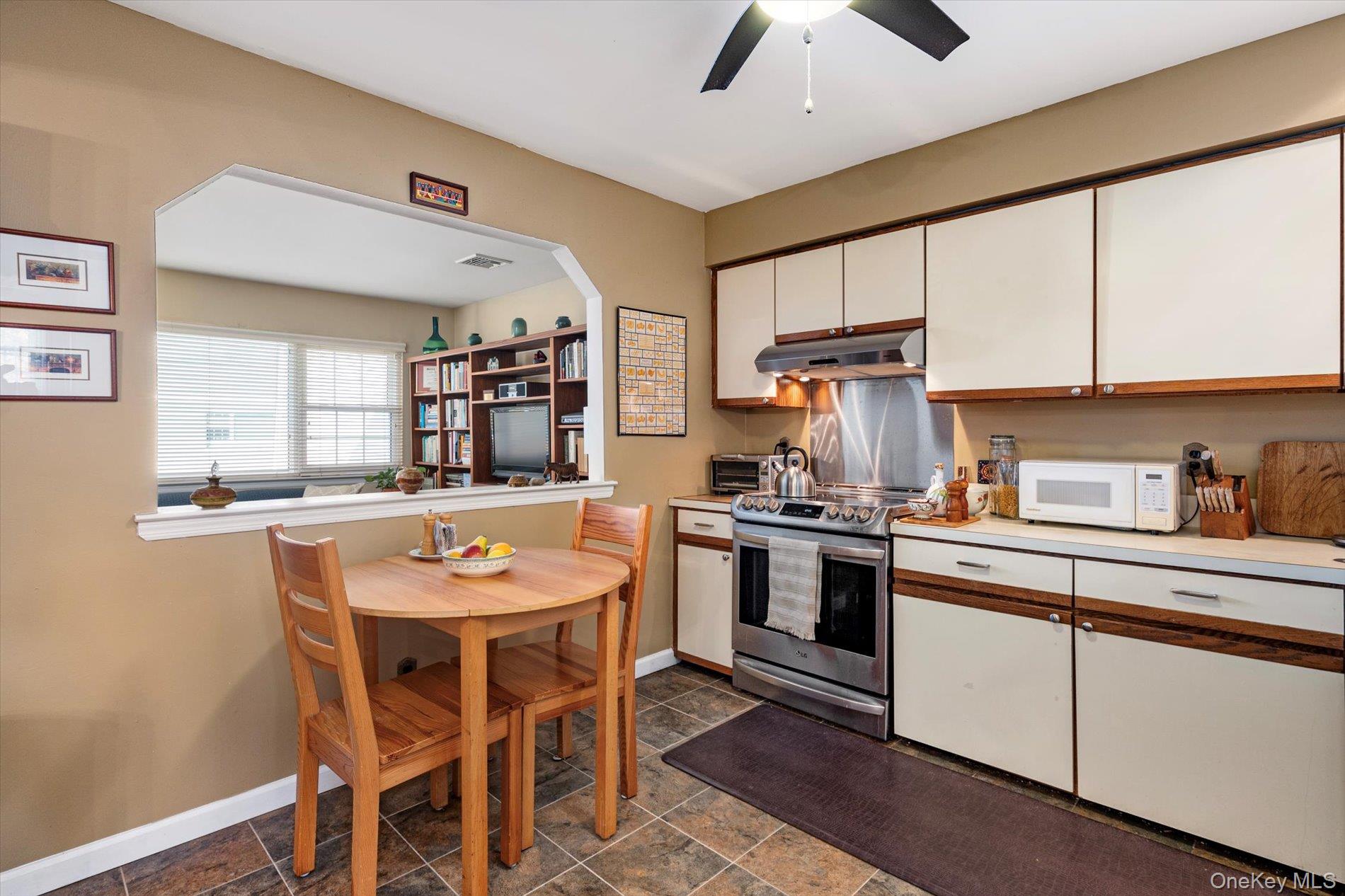 1 Atlantic Avenue # 28, Farmingdale, NY 11735