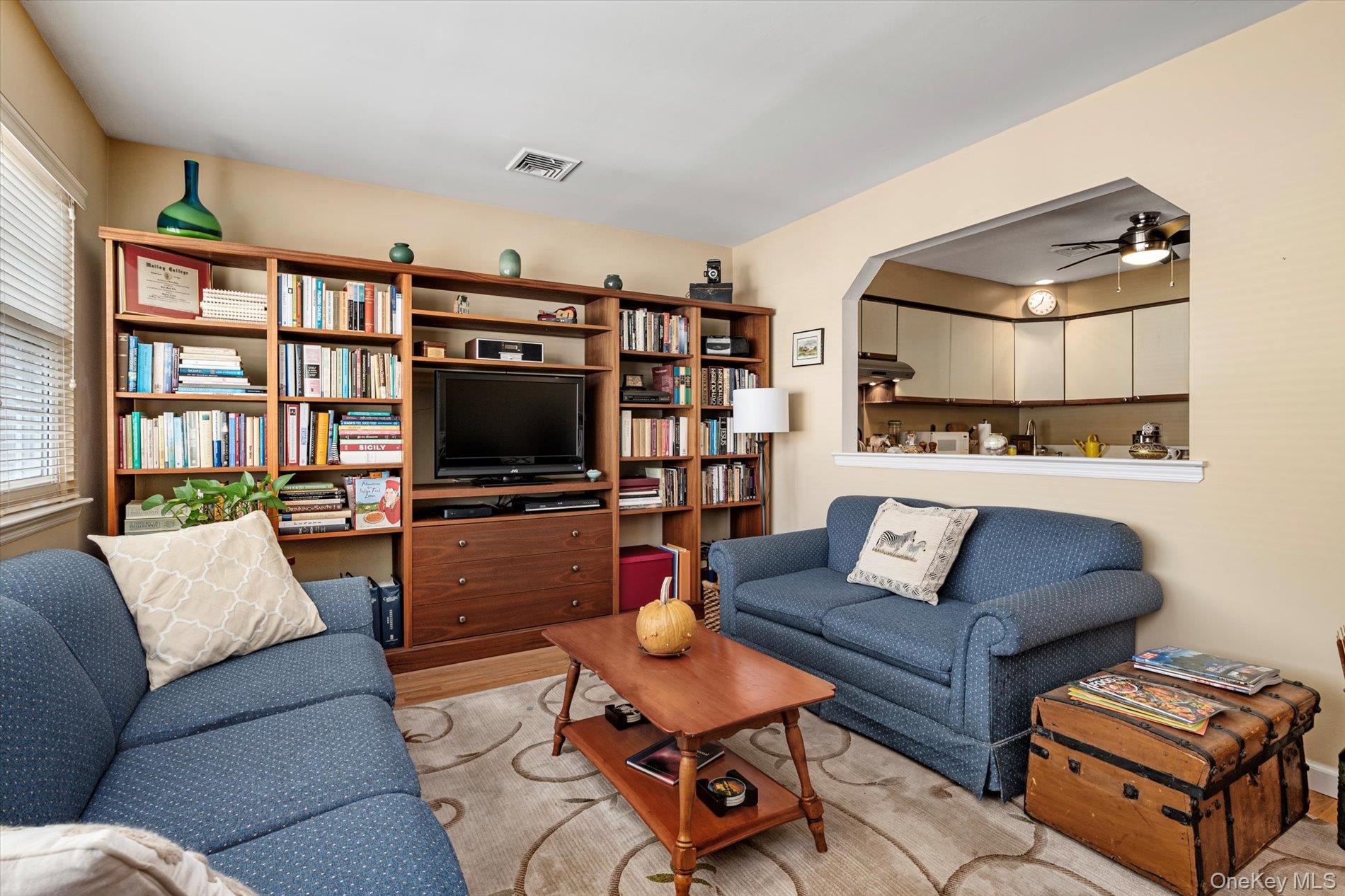 1 Atlantic Avenue # 28, Farmingdale, NY 11735