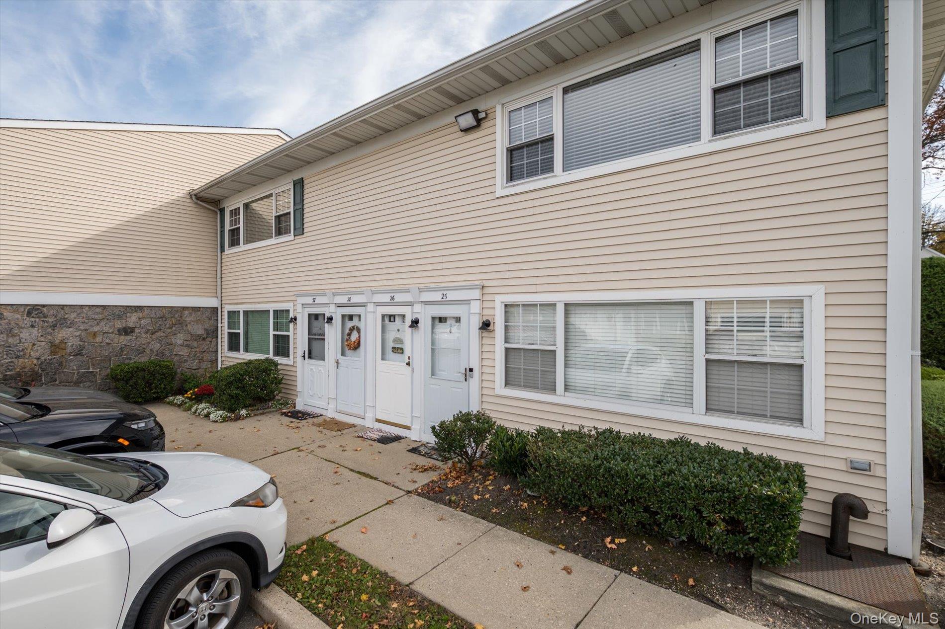 1 Atlantic Avenue # 28, Farmingdale, NY 11735
