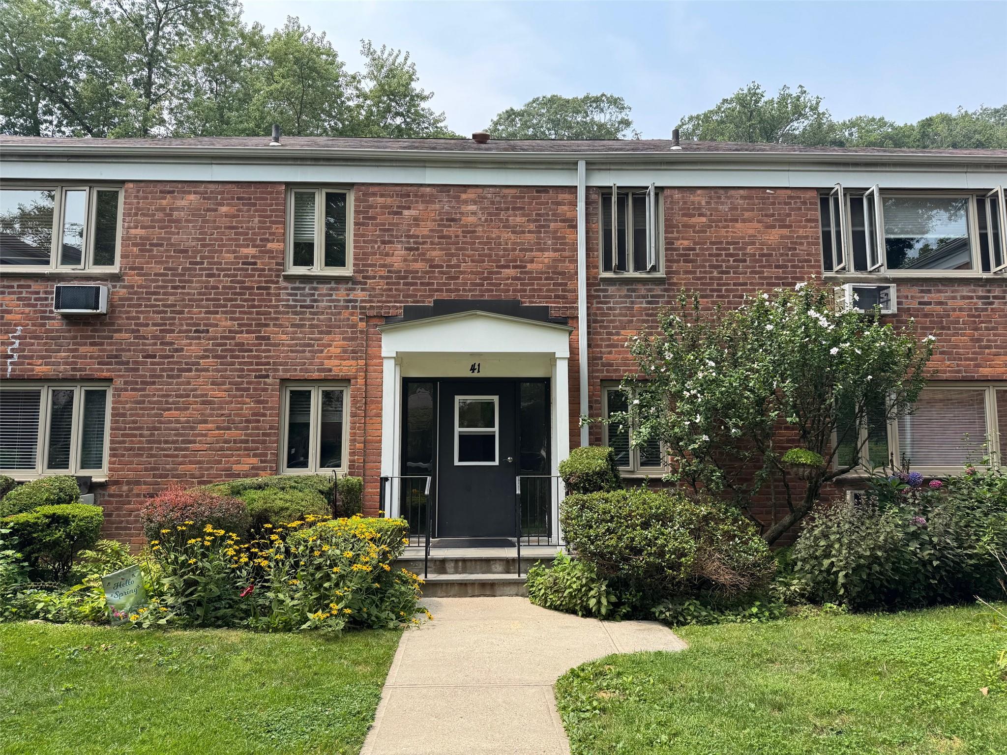 41 Lawrence Drive # B, Valhalla, NY 10603